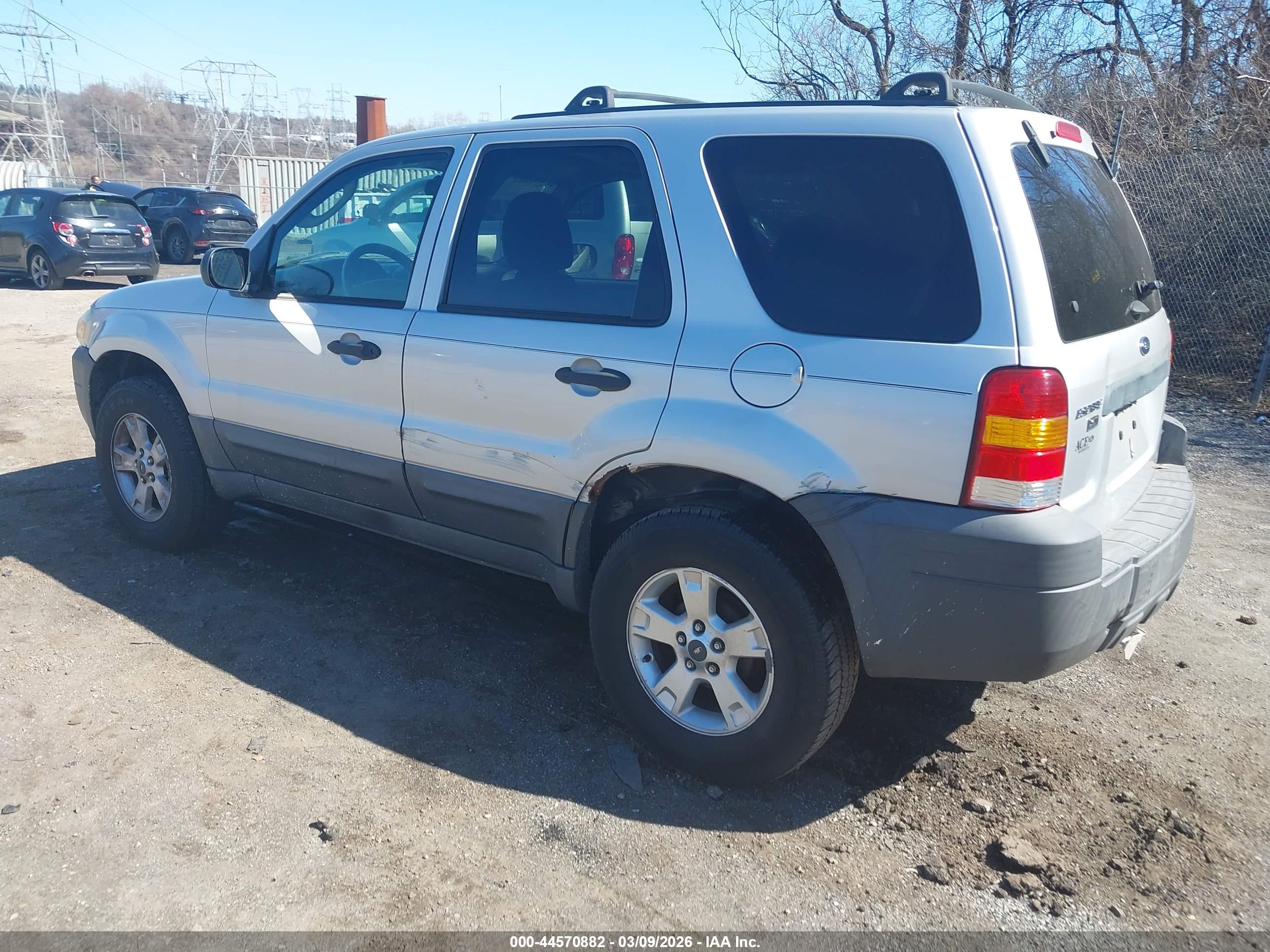 FORD ESCAPE image 3