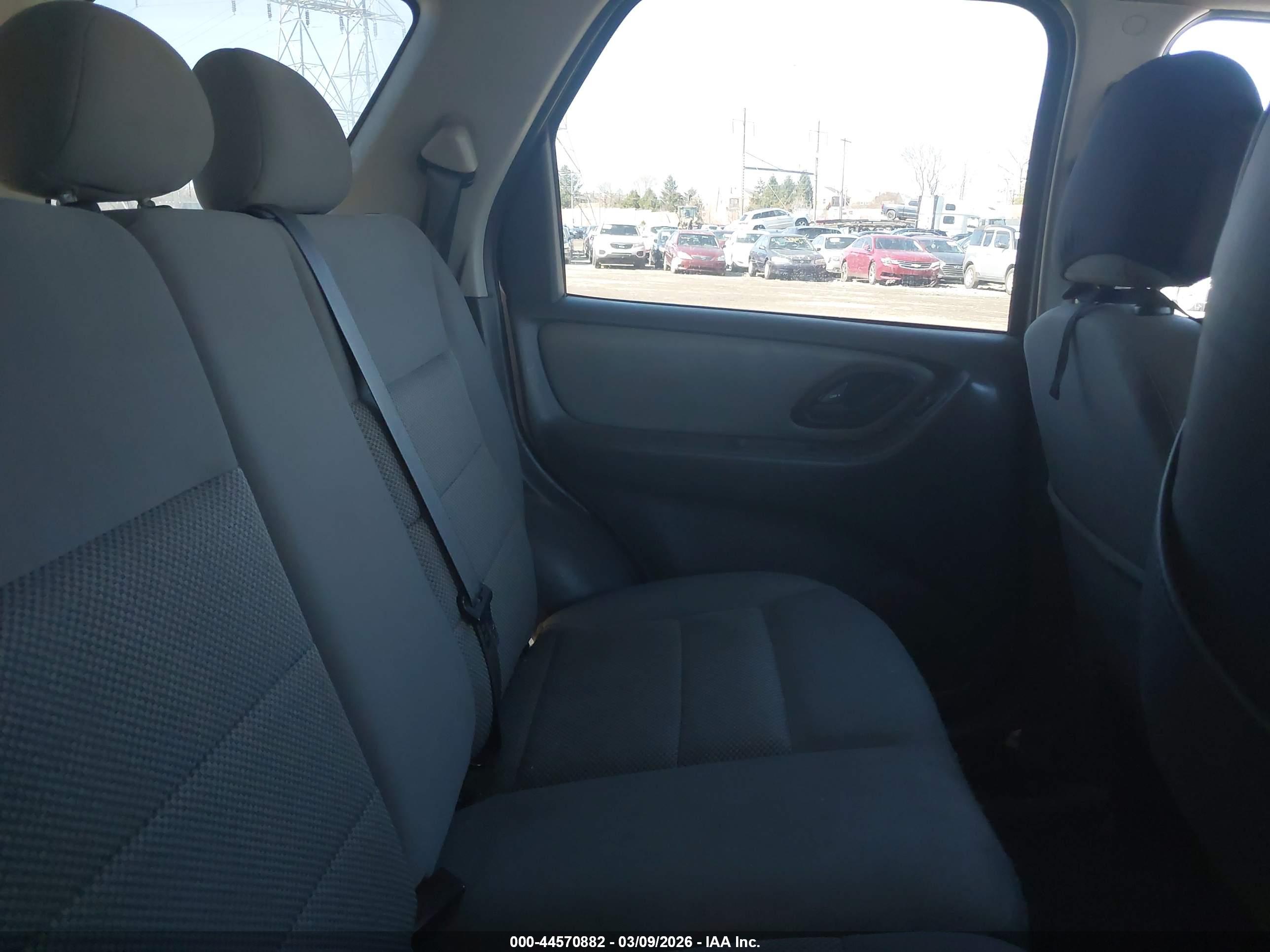 FORD ESCAPE image 8