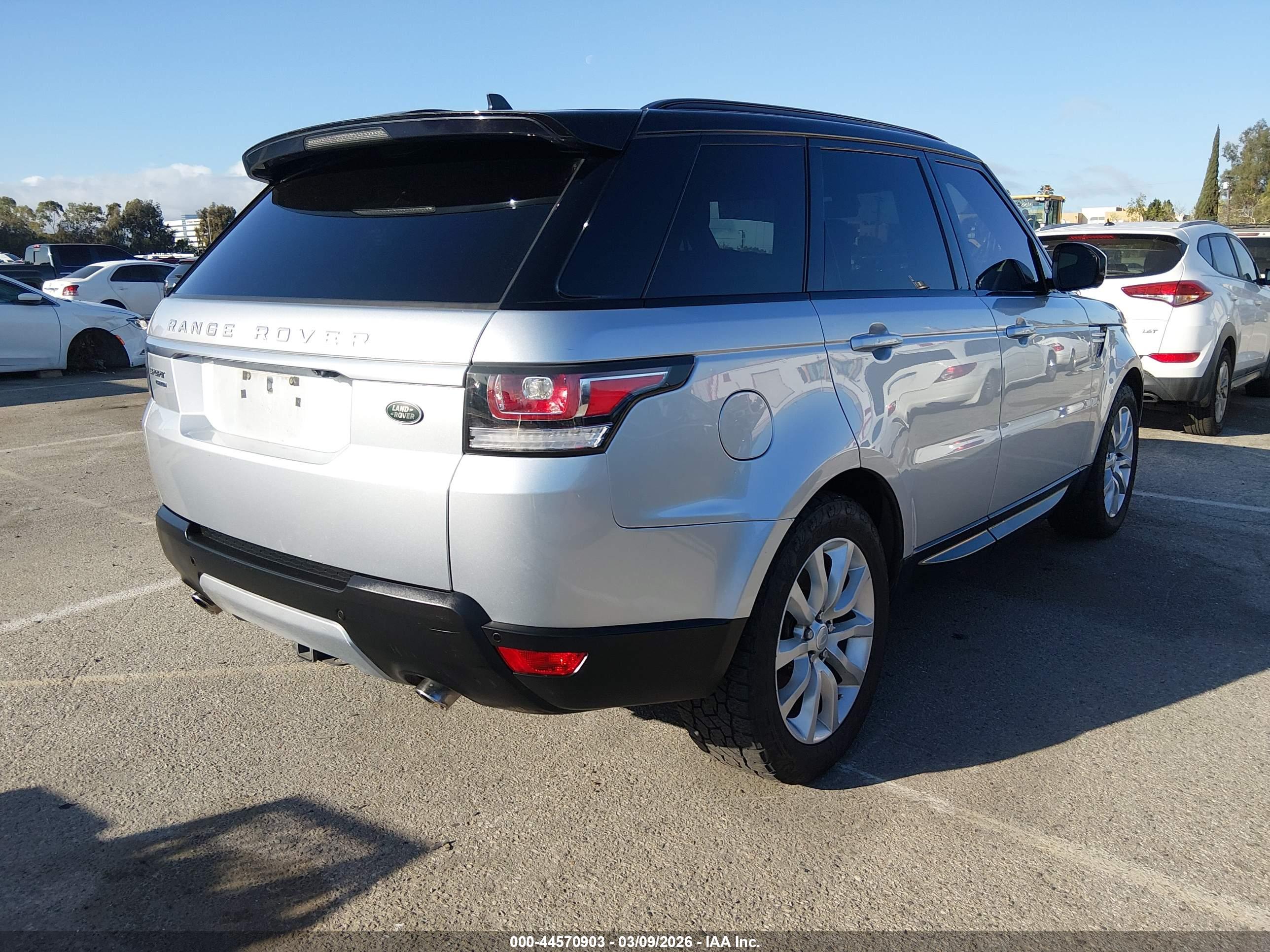 LAND ROVER image 4