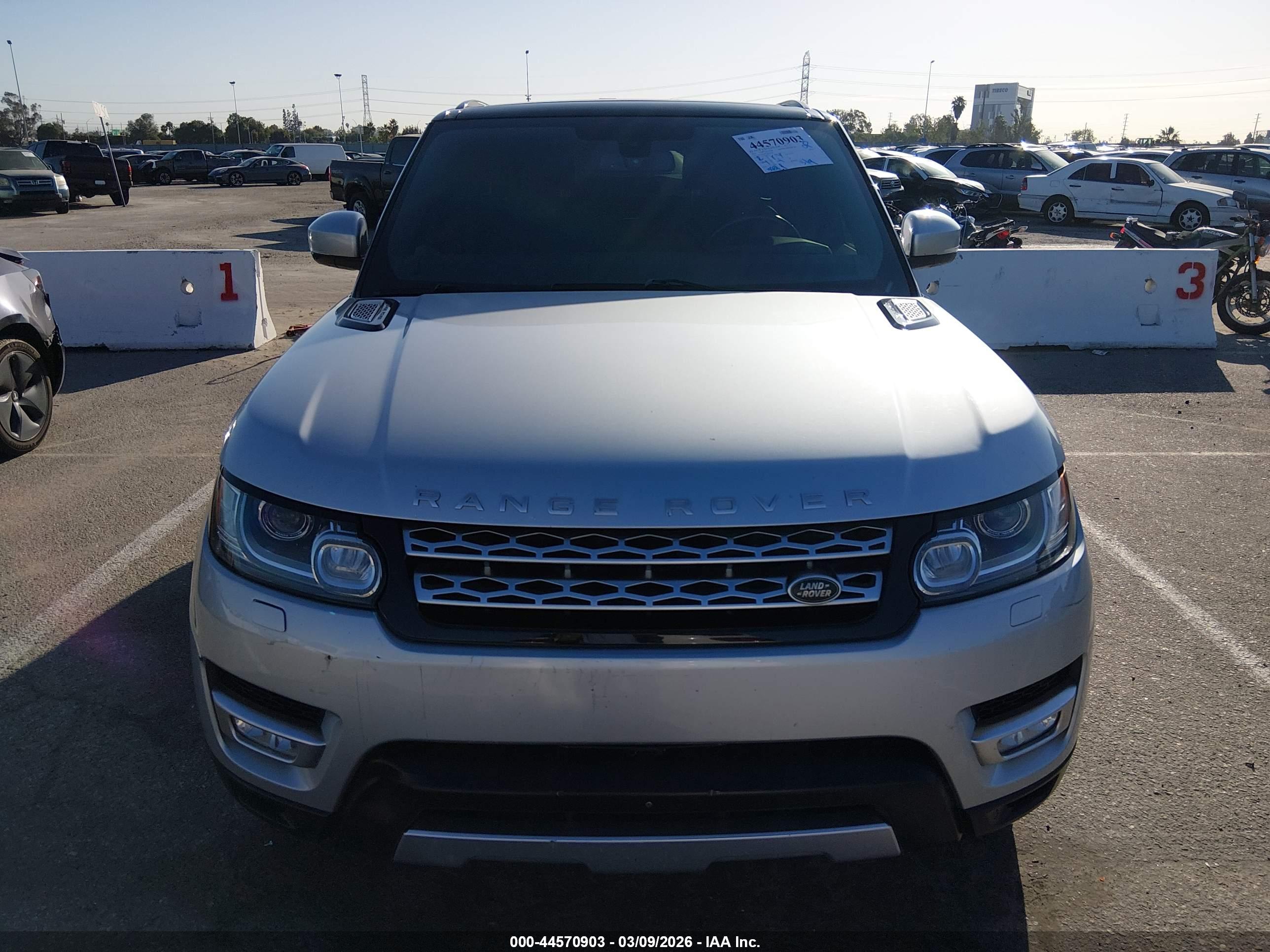 LAND ROVER image 6