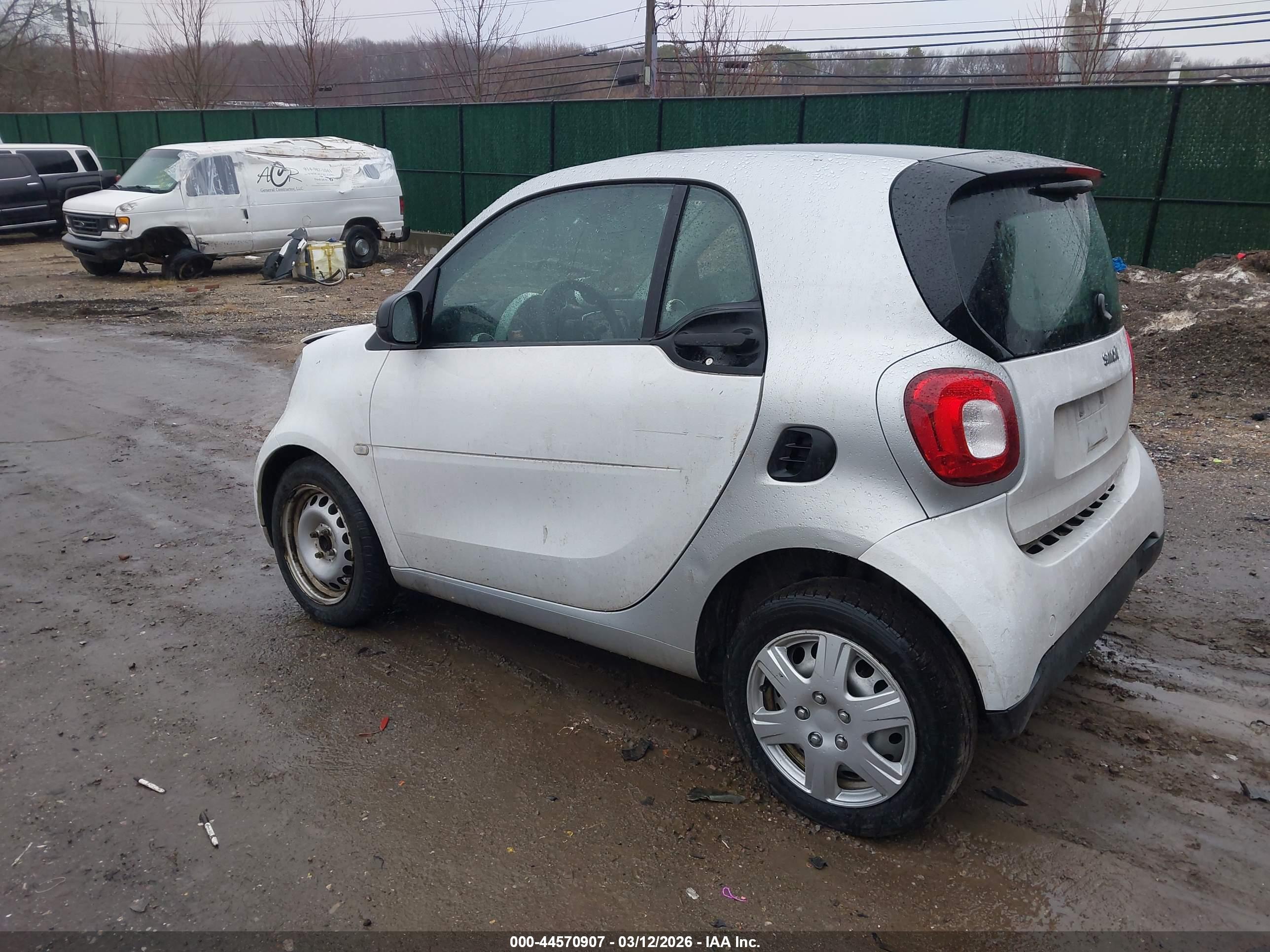 SMART FORTWO image 3