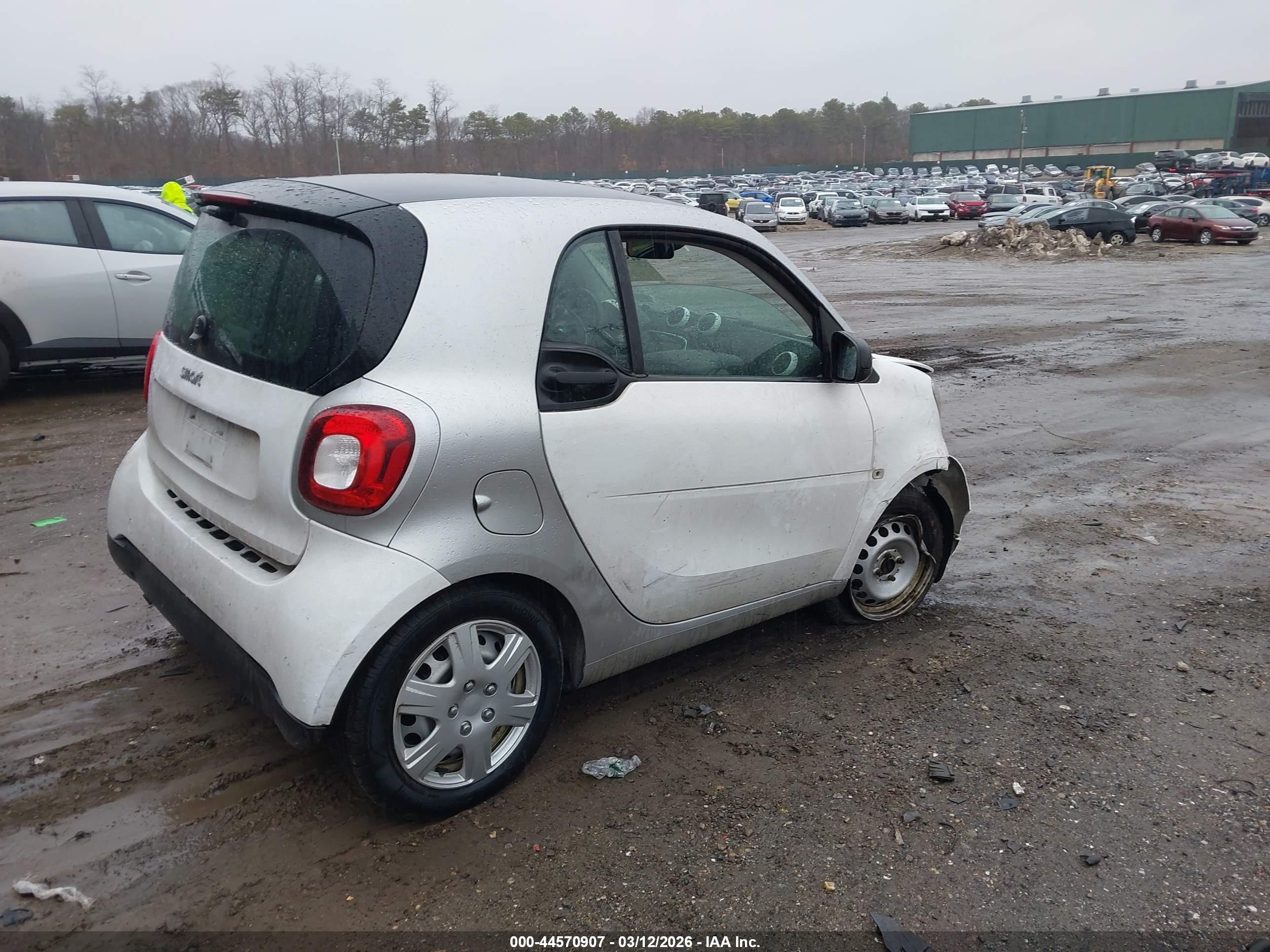 SMART FORTWO image 4