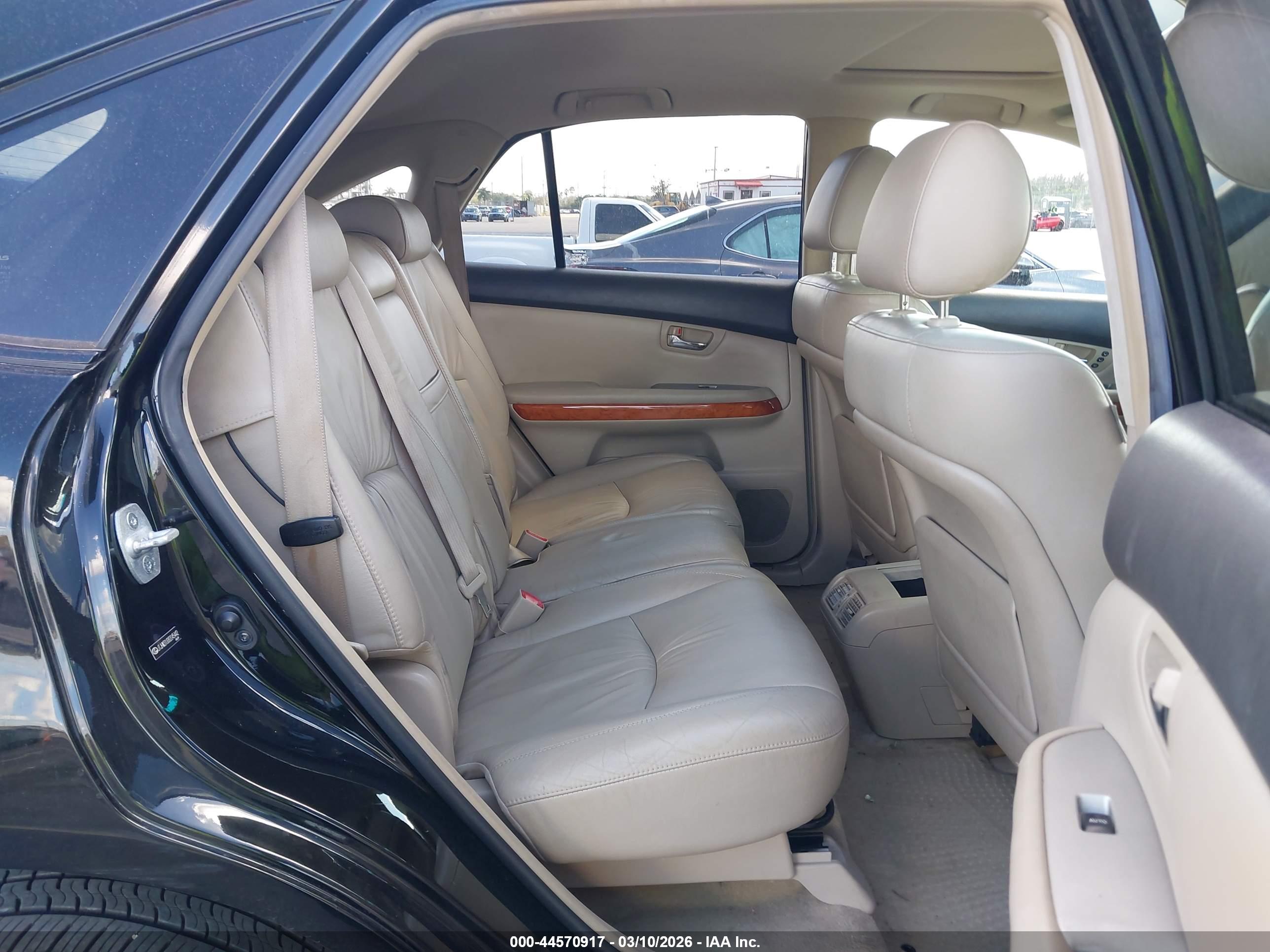 LEXUS RX image 8
