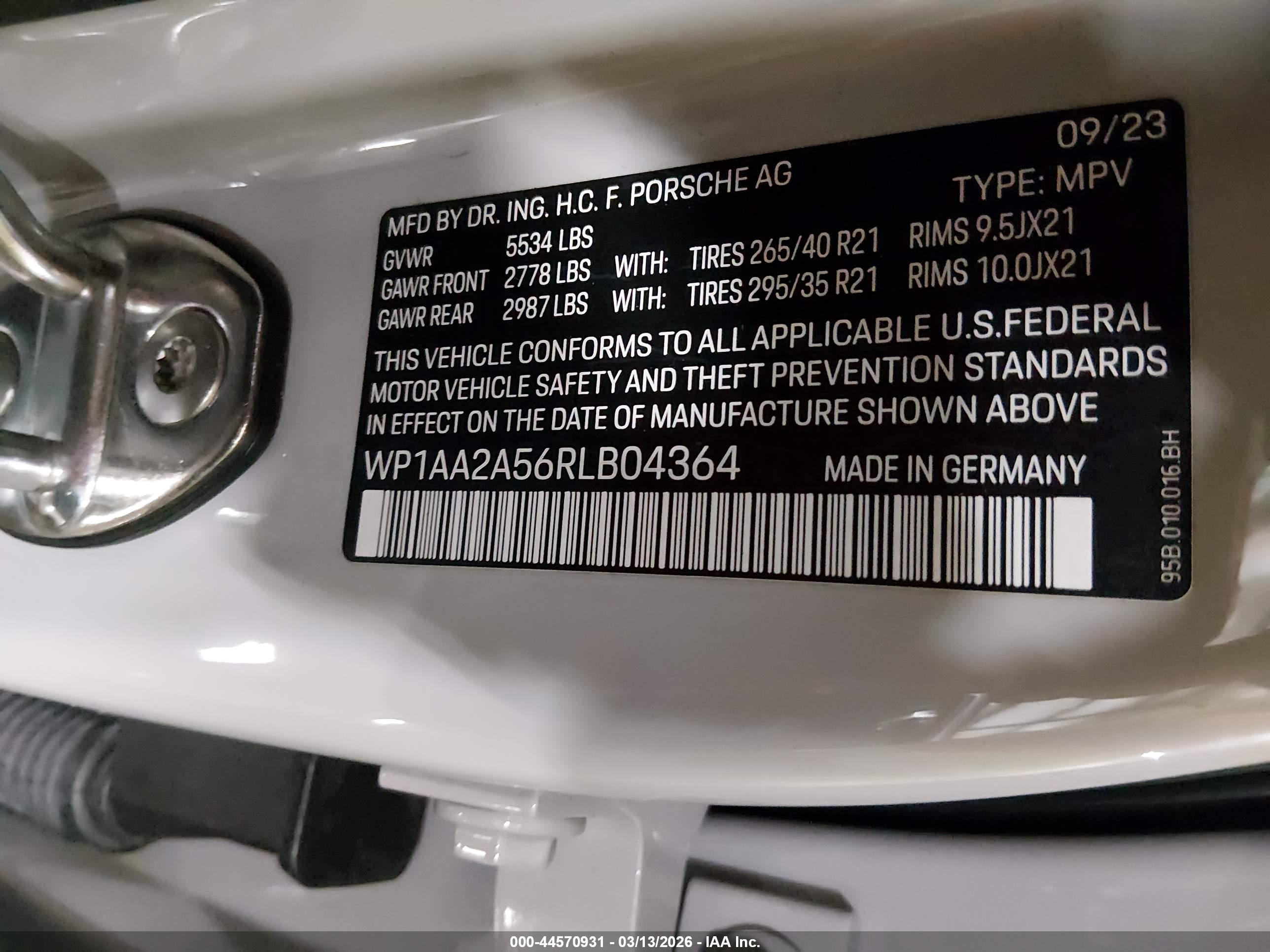PORSCHE MACAN image 9