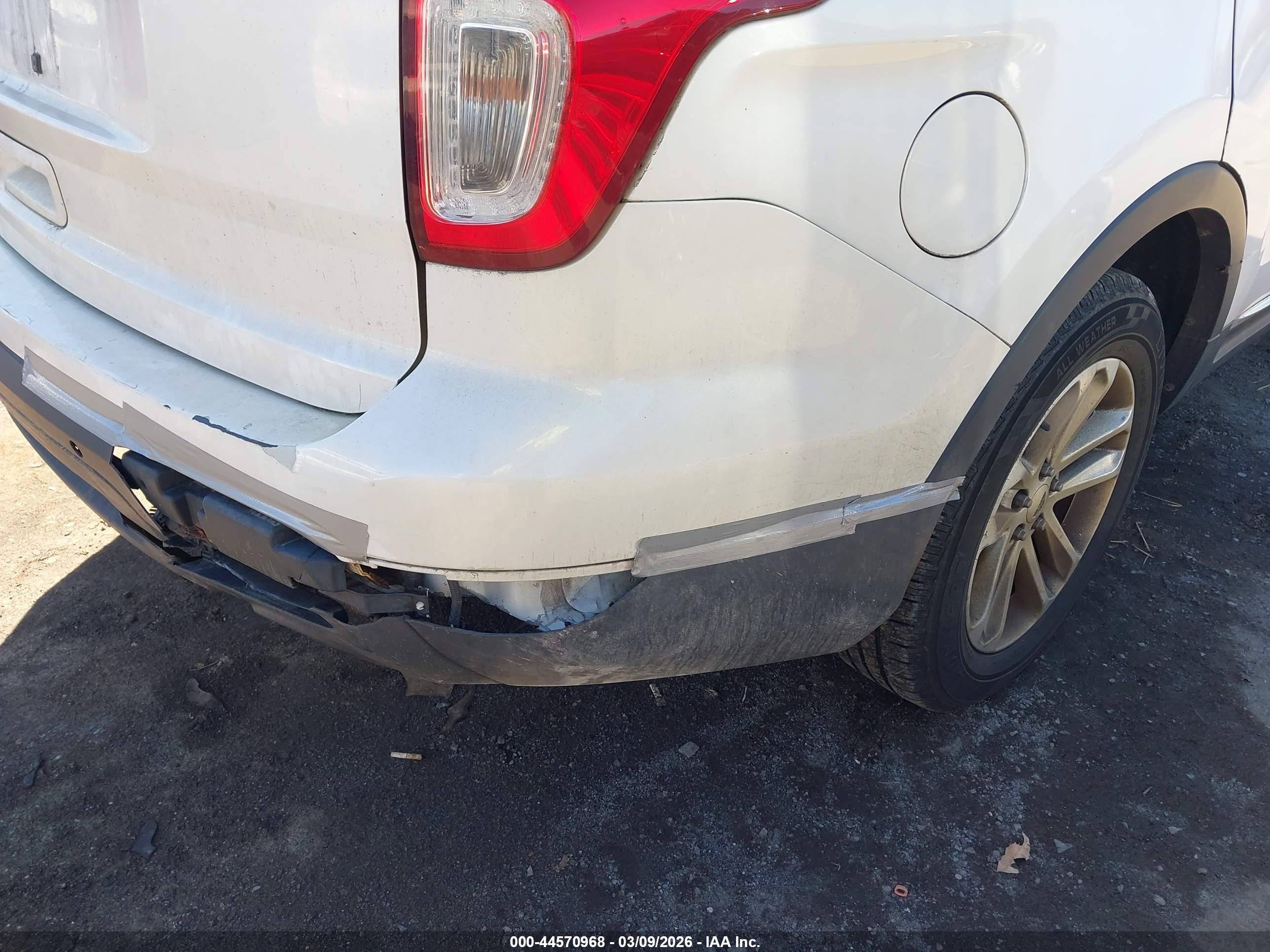 FORD EXPLORER image 6