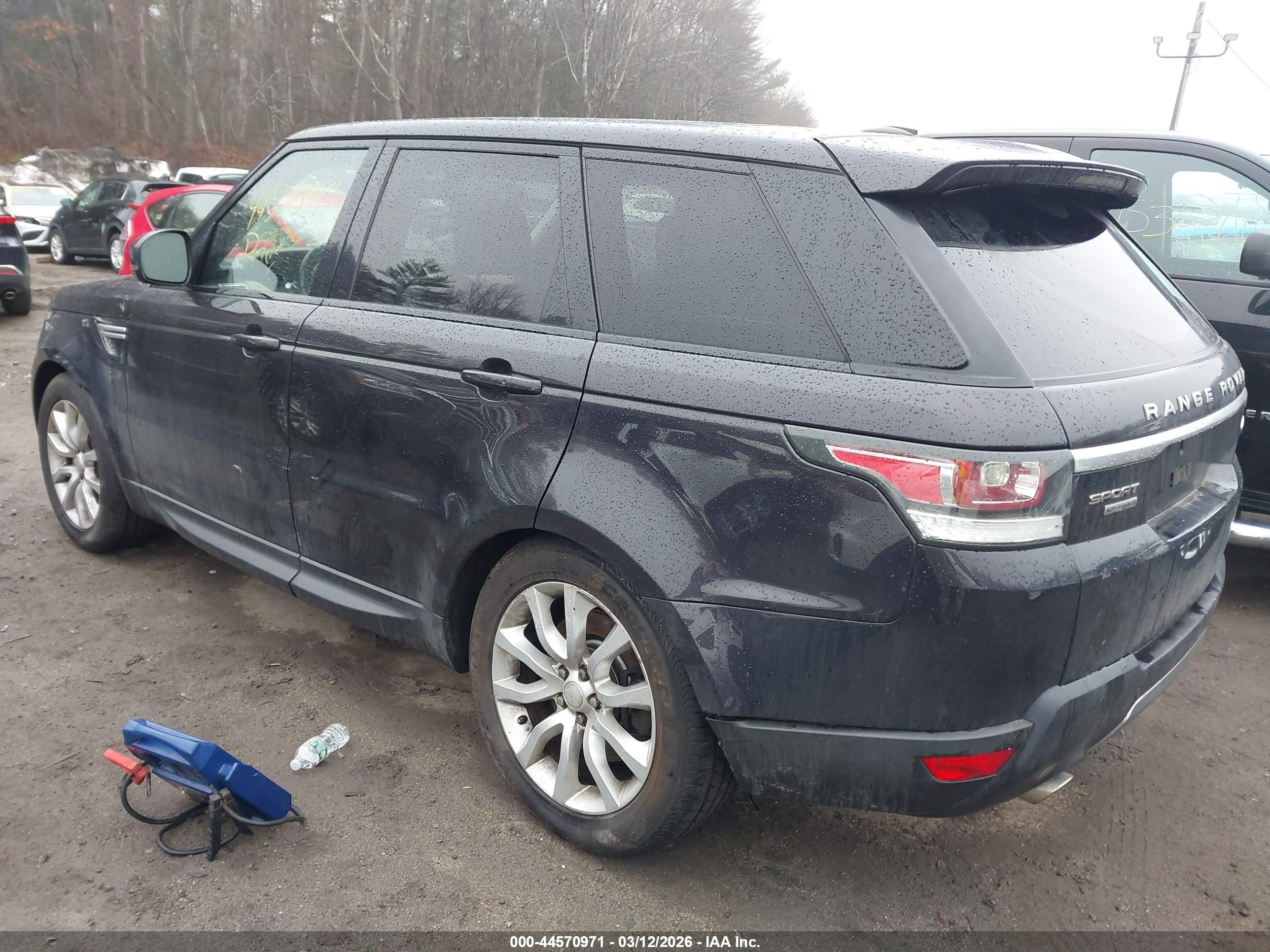 LAND ROVER image 3