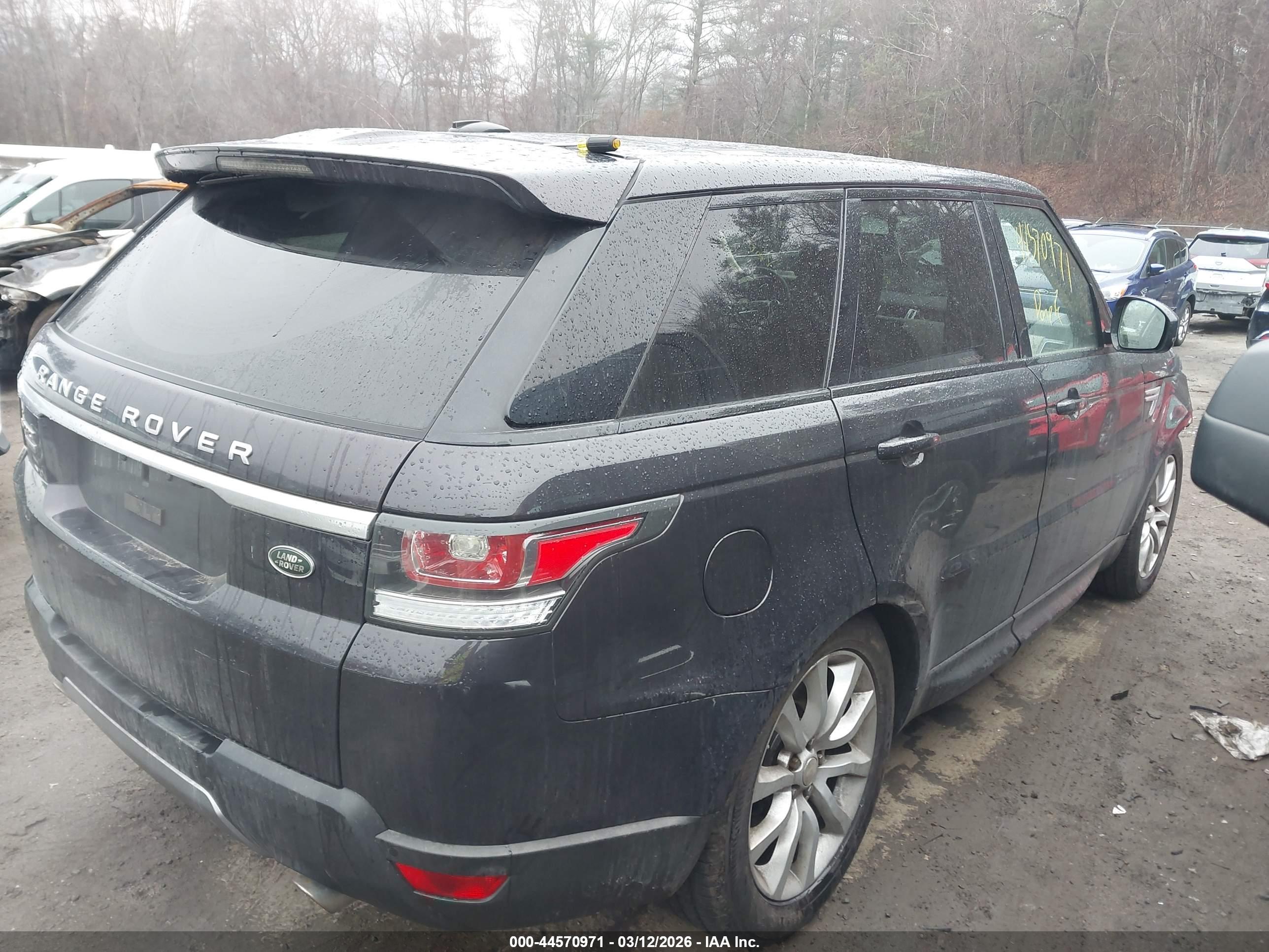 LAND ROVER image 4