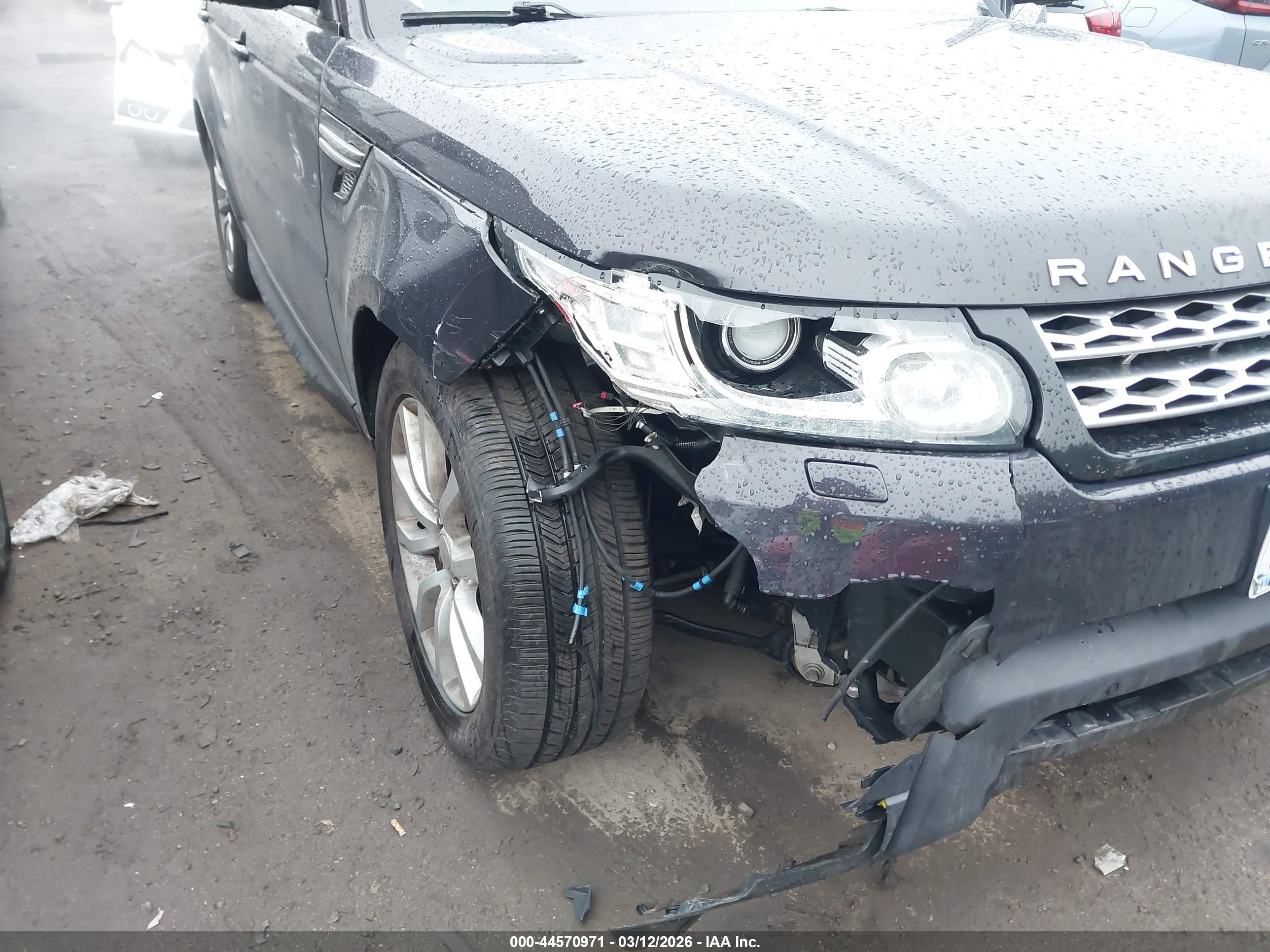 LAND ROVER image 6