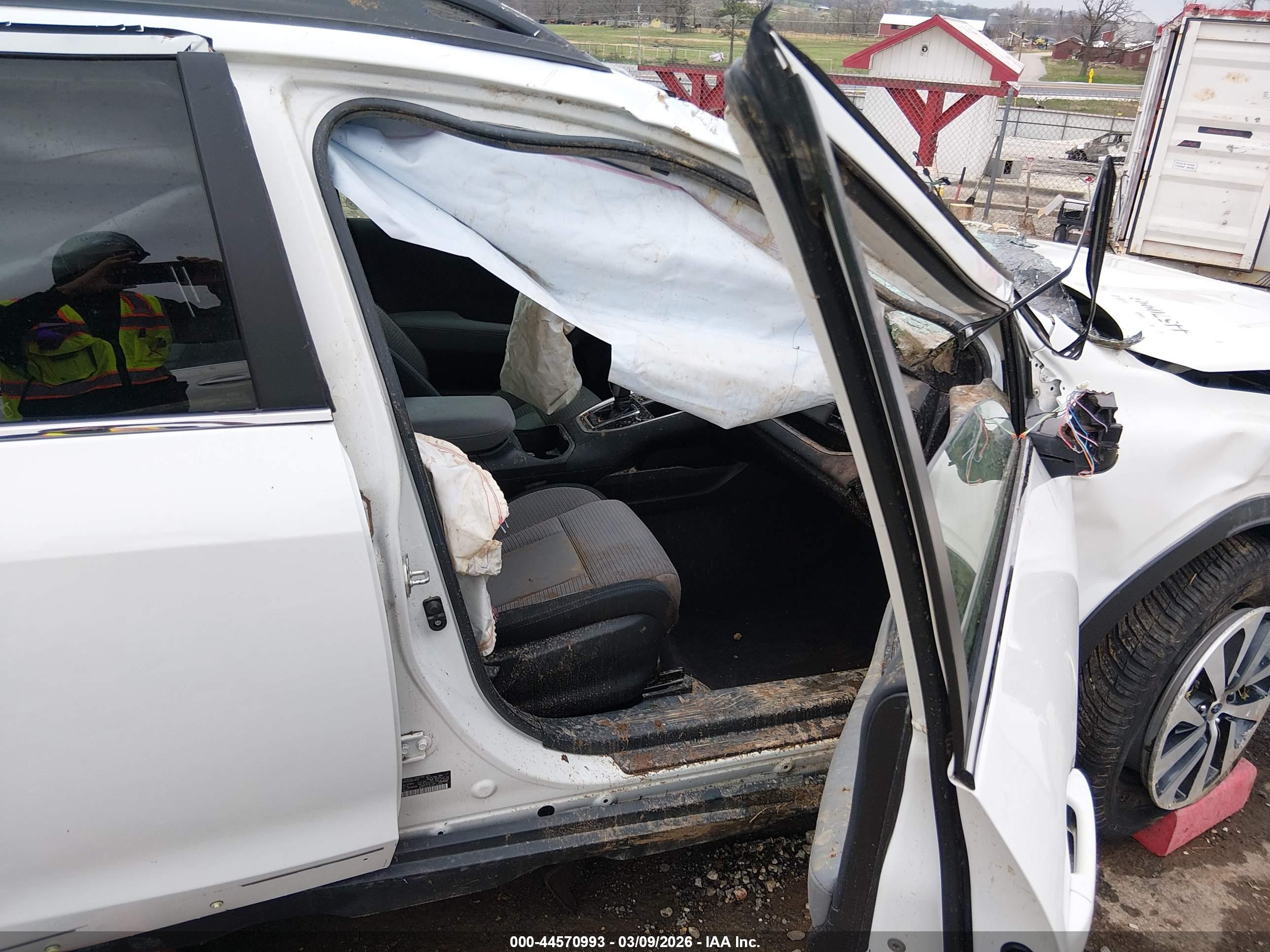 SUBARU OUTBACK image 5