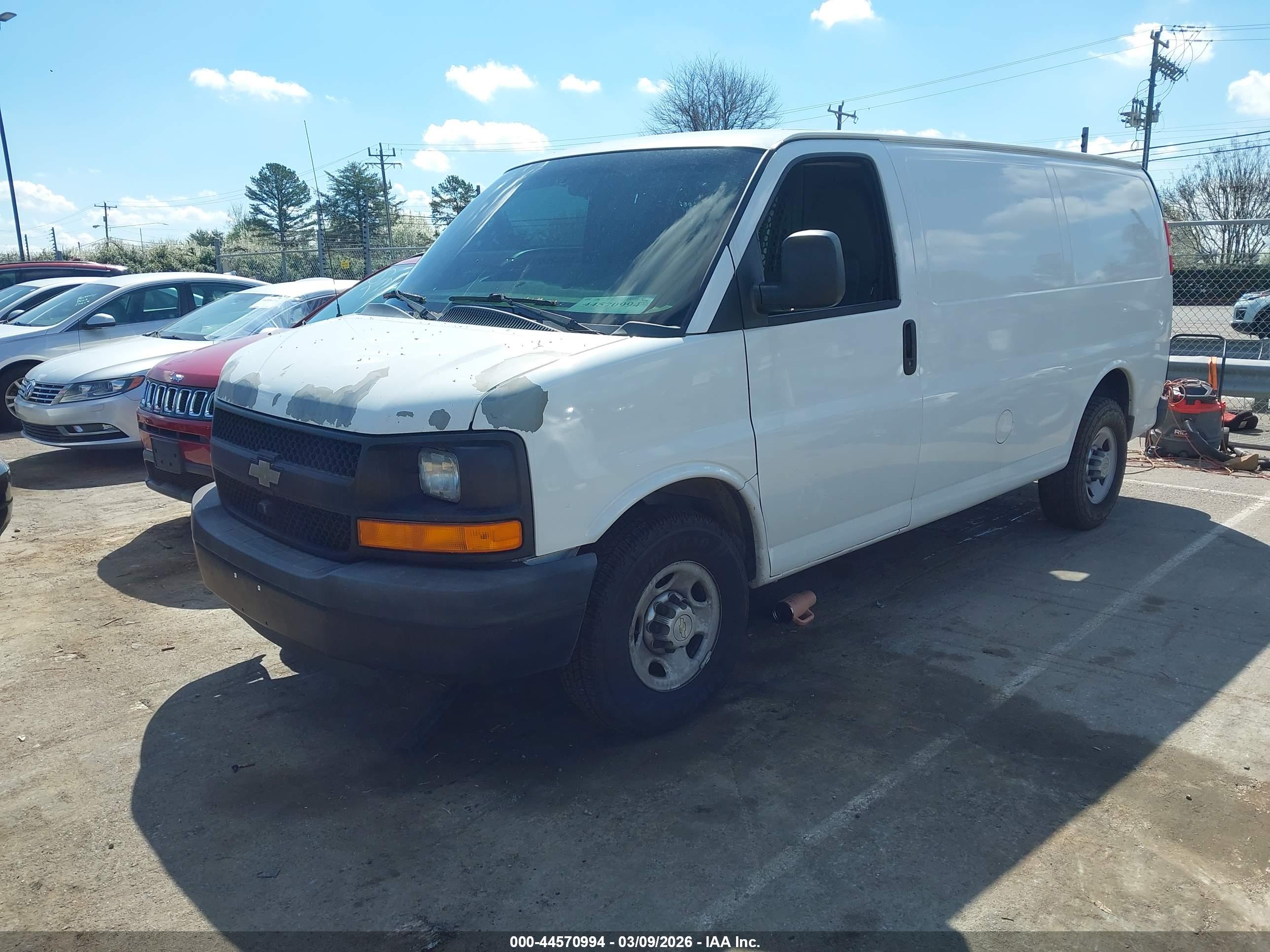 CHEVROLET EXPRESS image 2