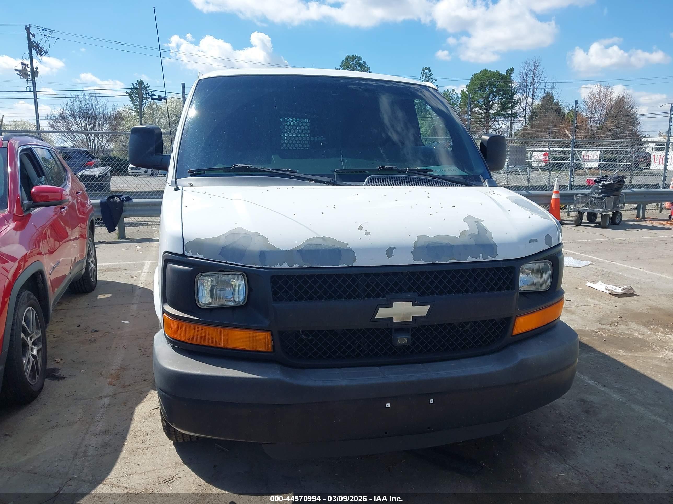 CHEVROLET EXPRESS image 6