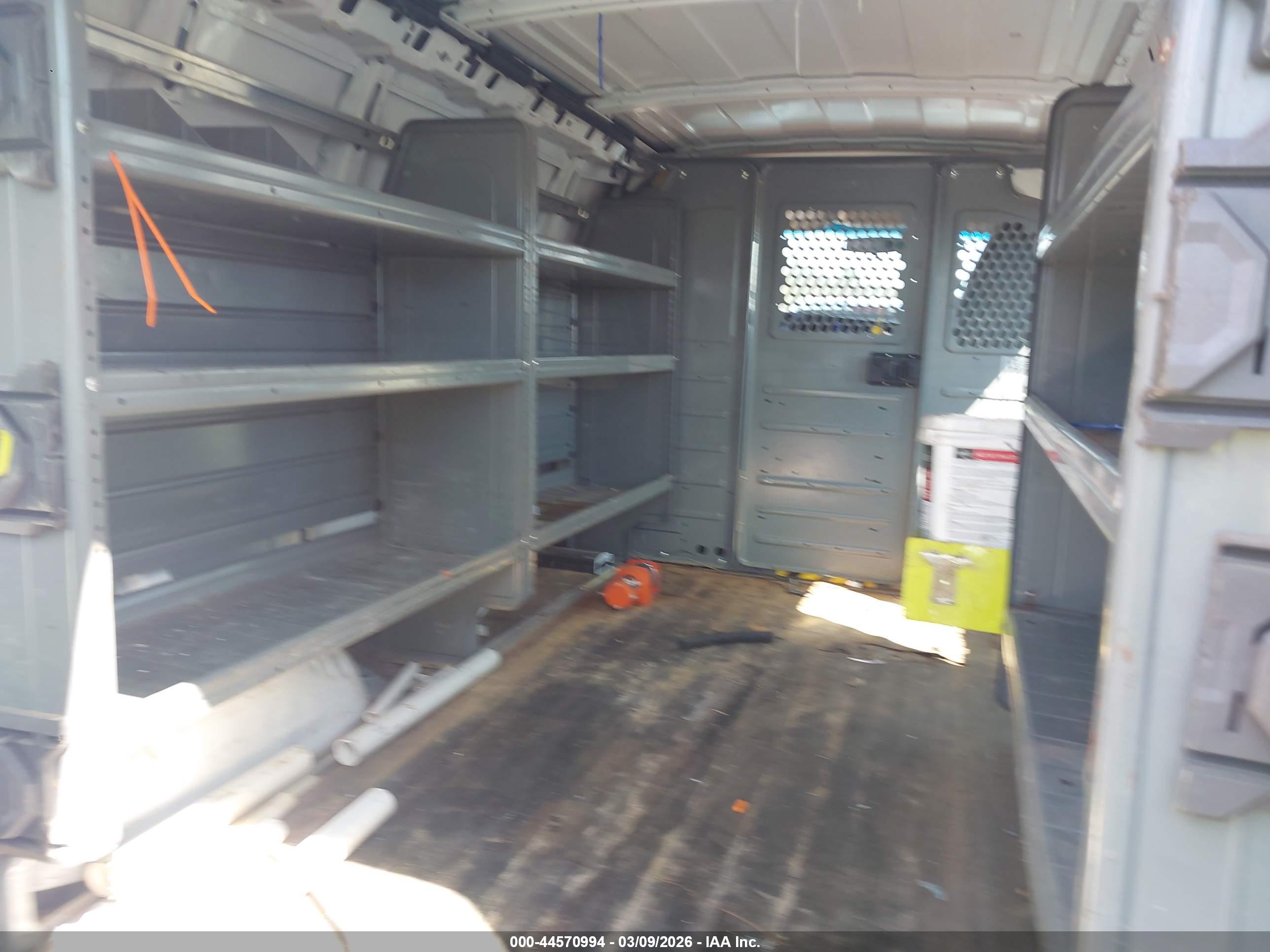CHEVROLET EXPRESS image 8