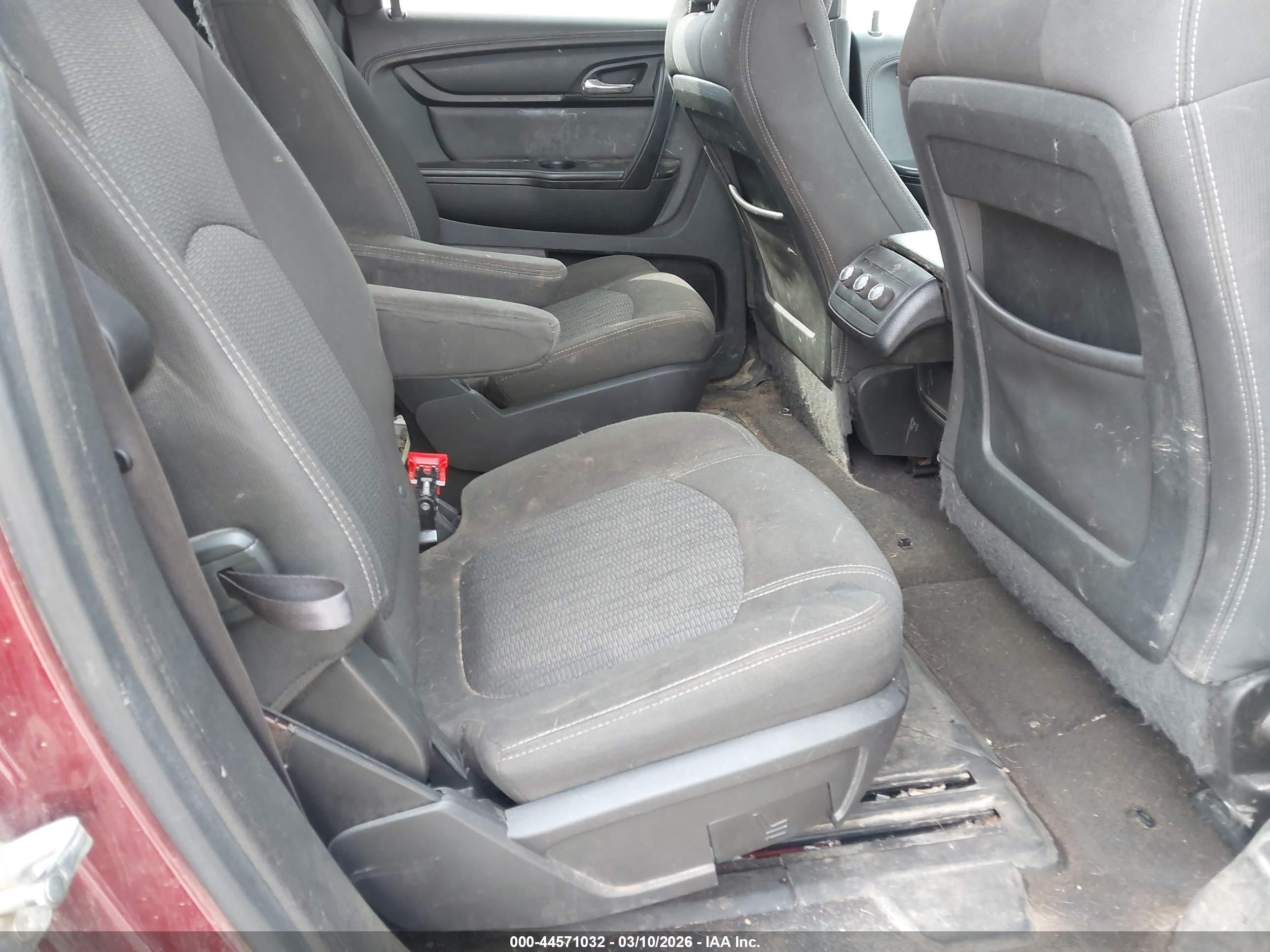 CHEVROLET TRAVERSE image 8