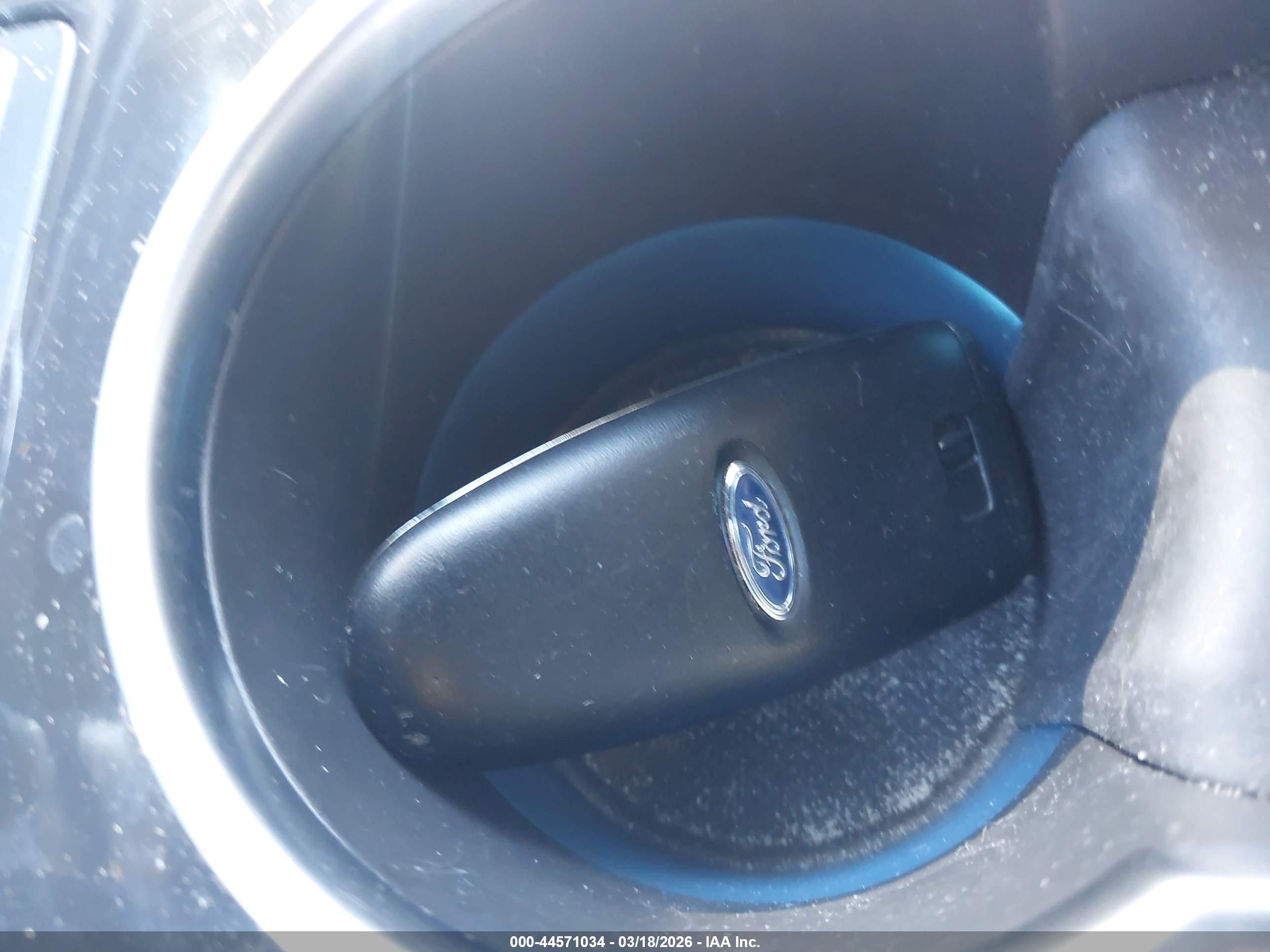 FORD ESCAPE image 11