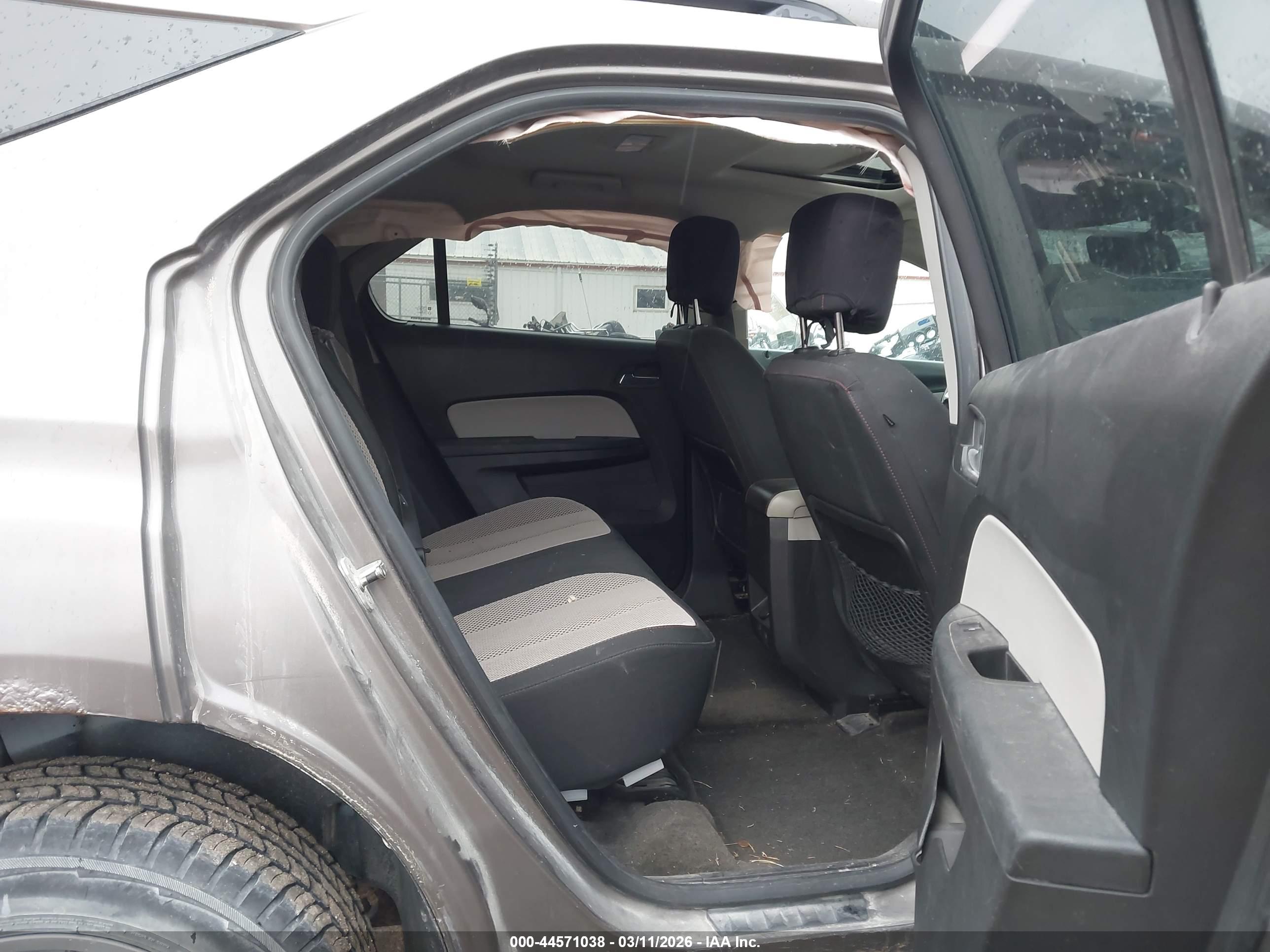CHEVROLET EQUINOX image 8