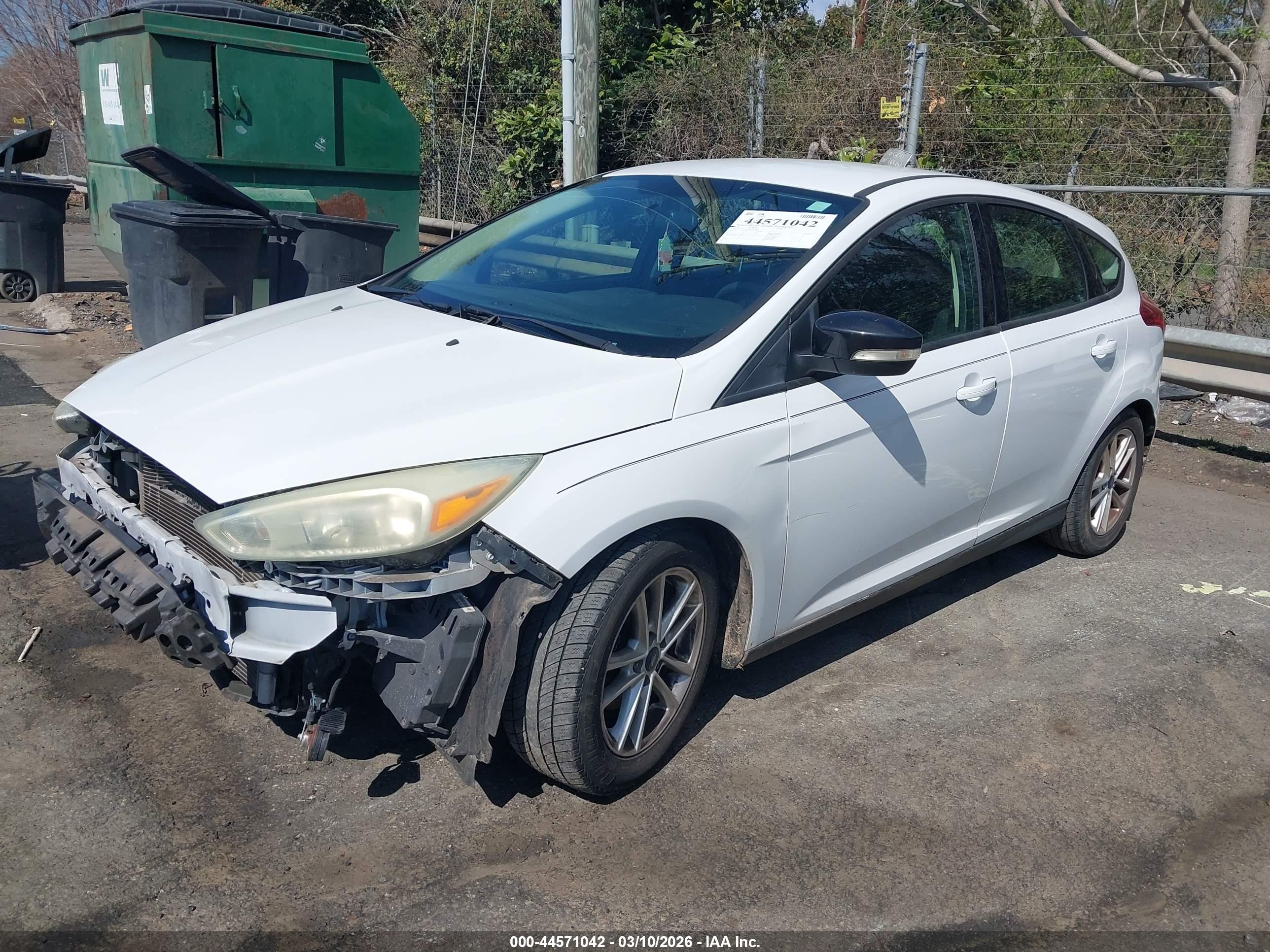 FORD FOCUS image 2