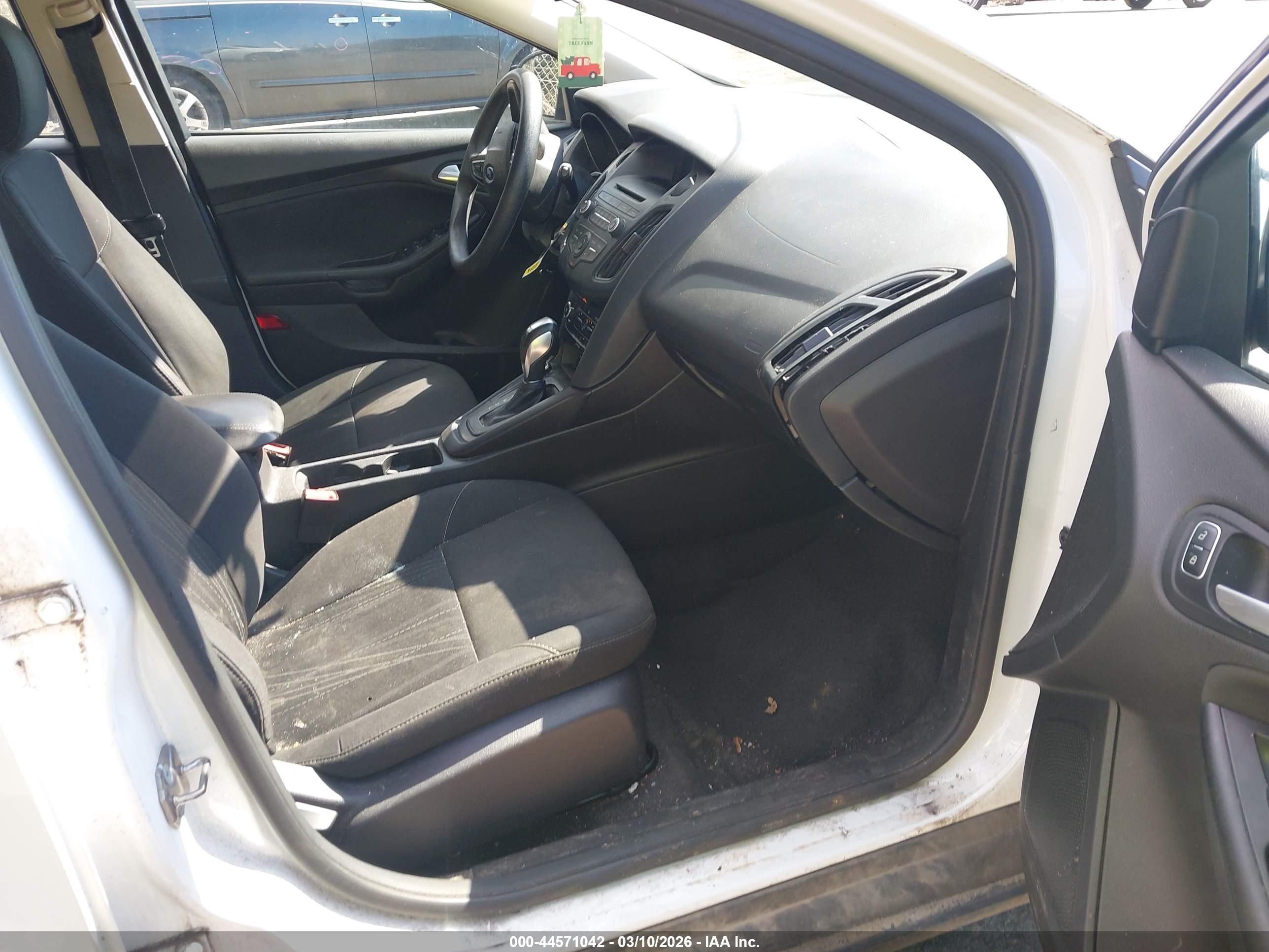 FORD FOCUS image 5