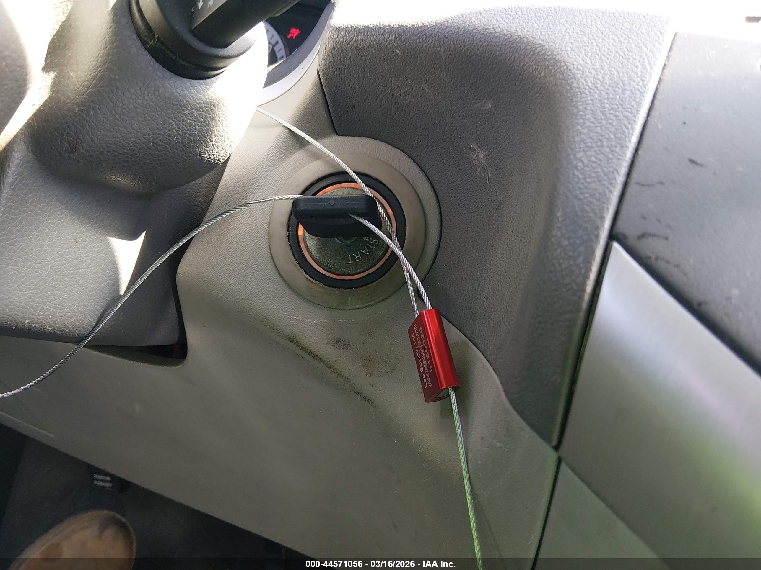 NISSAN QUEST image 11