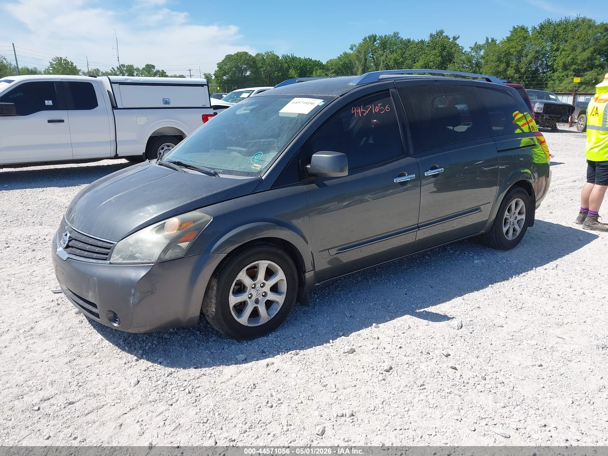 NISSAN QUEST image 2