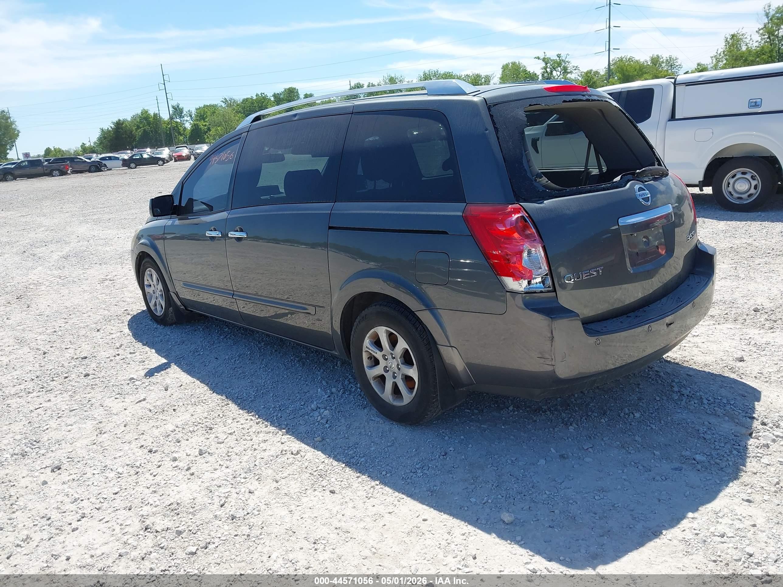 NISSAN QUEST image 3