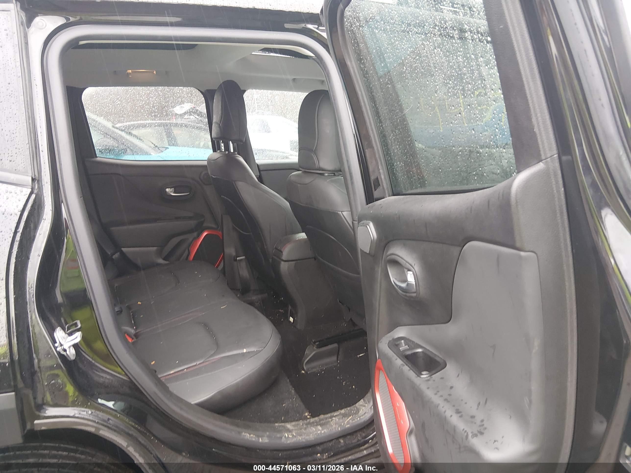 JEEP RENEGADE image 8