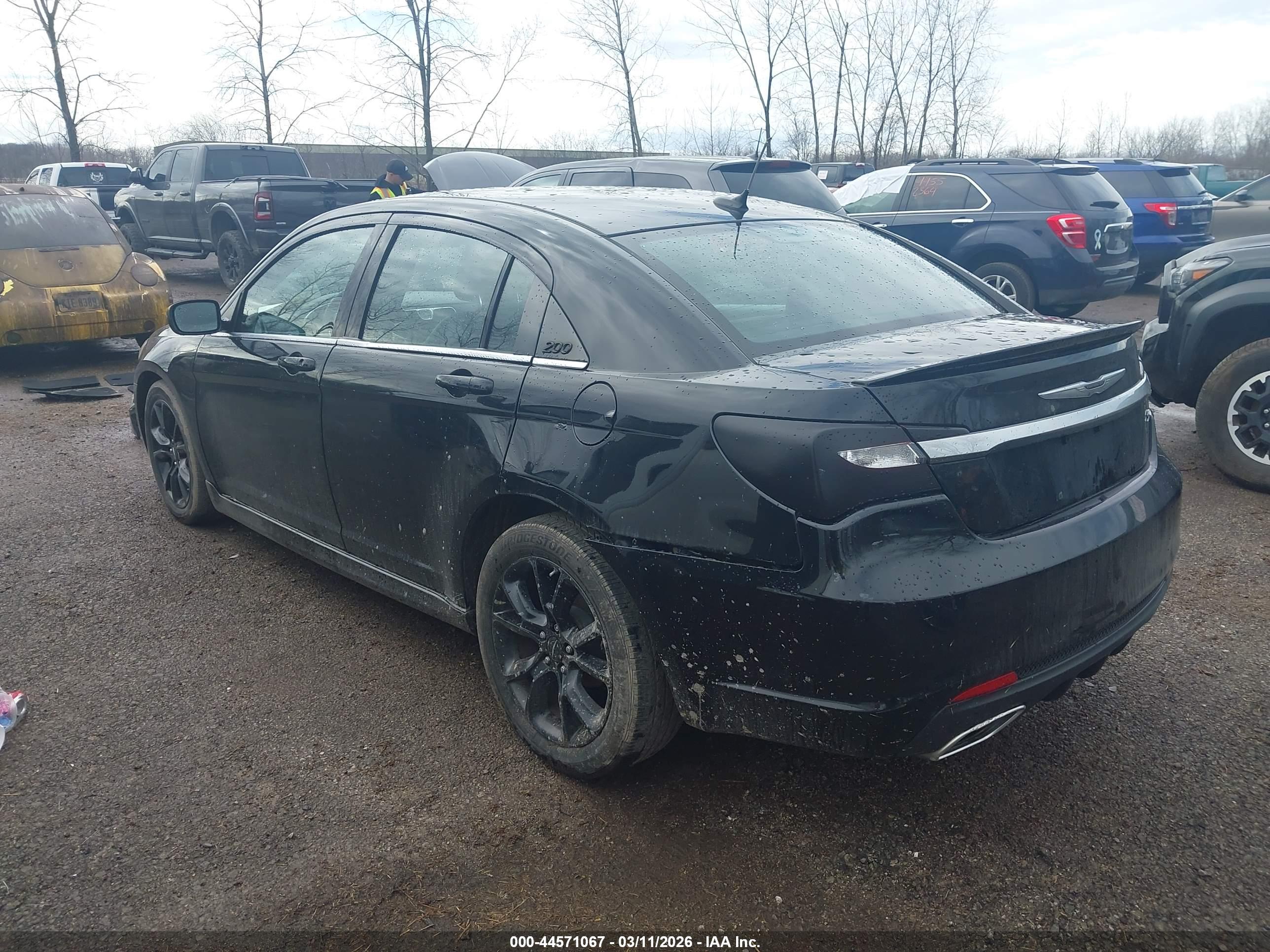 CHRYSLER 200 image 3
