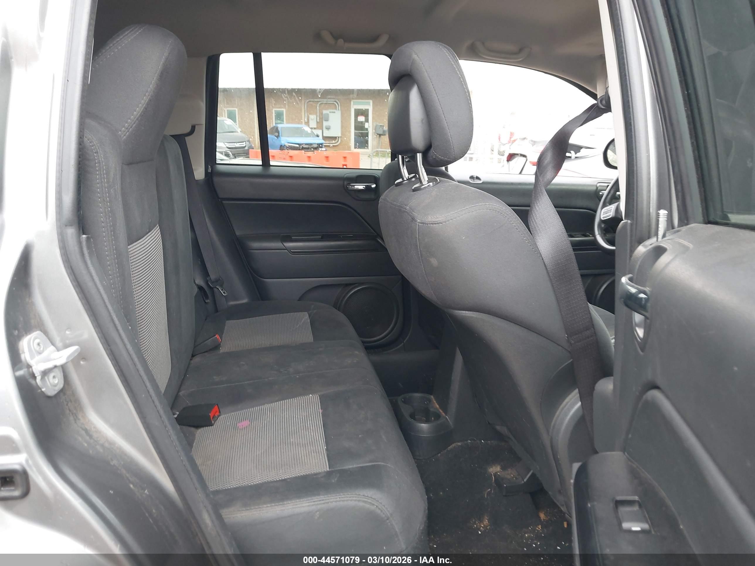 JEEP COMPASS image 8
