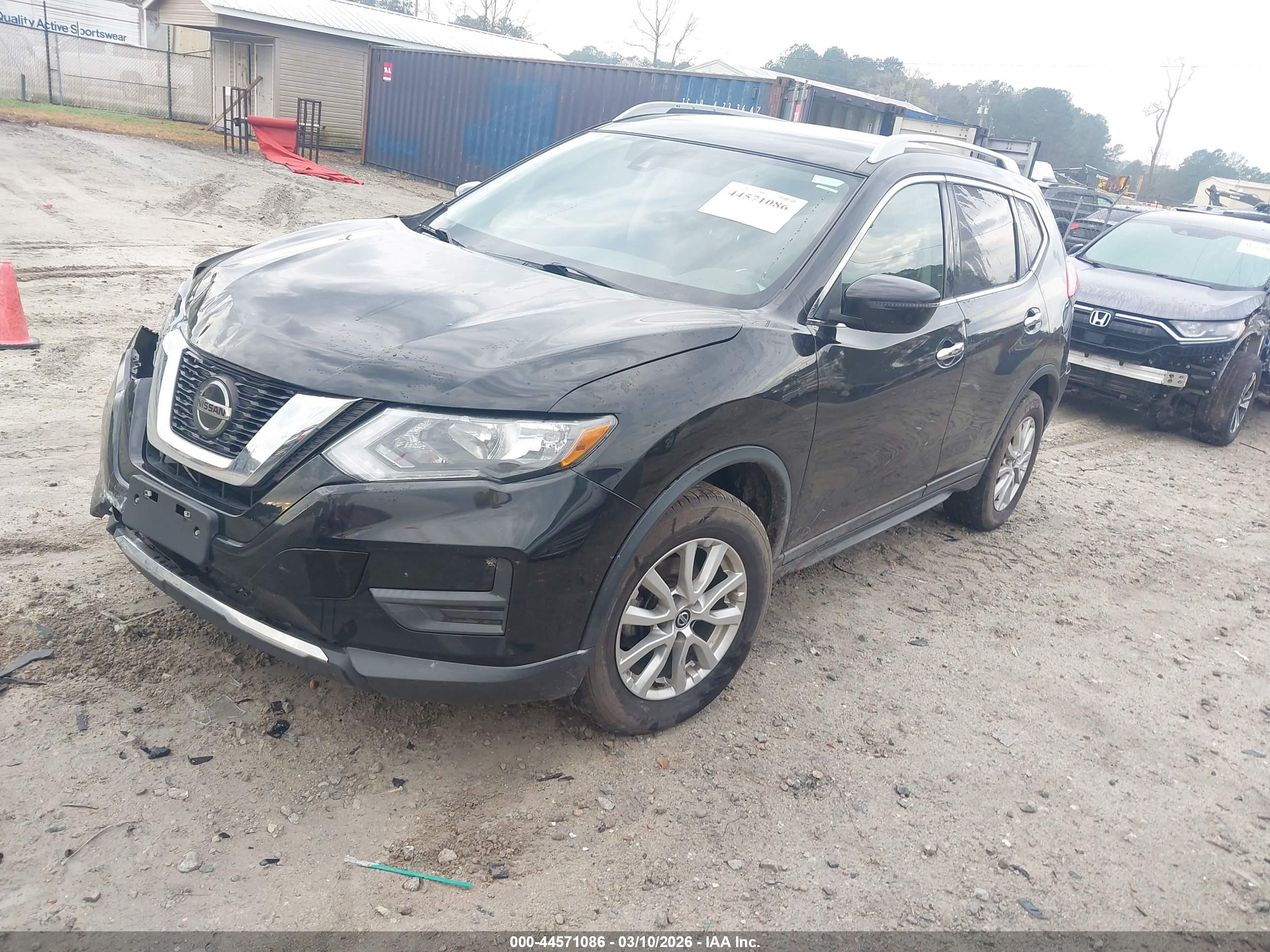 NISSAN ROGUE image 2