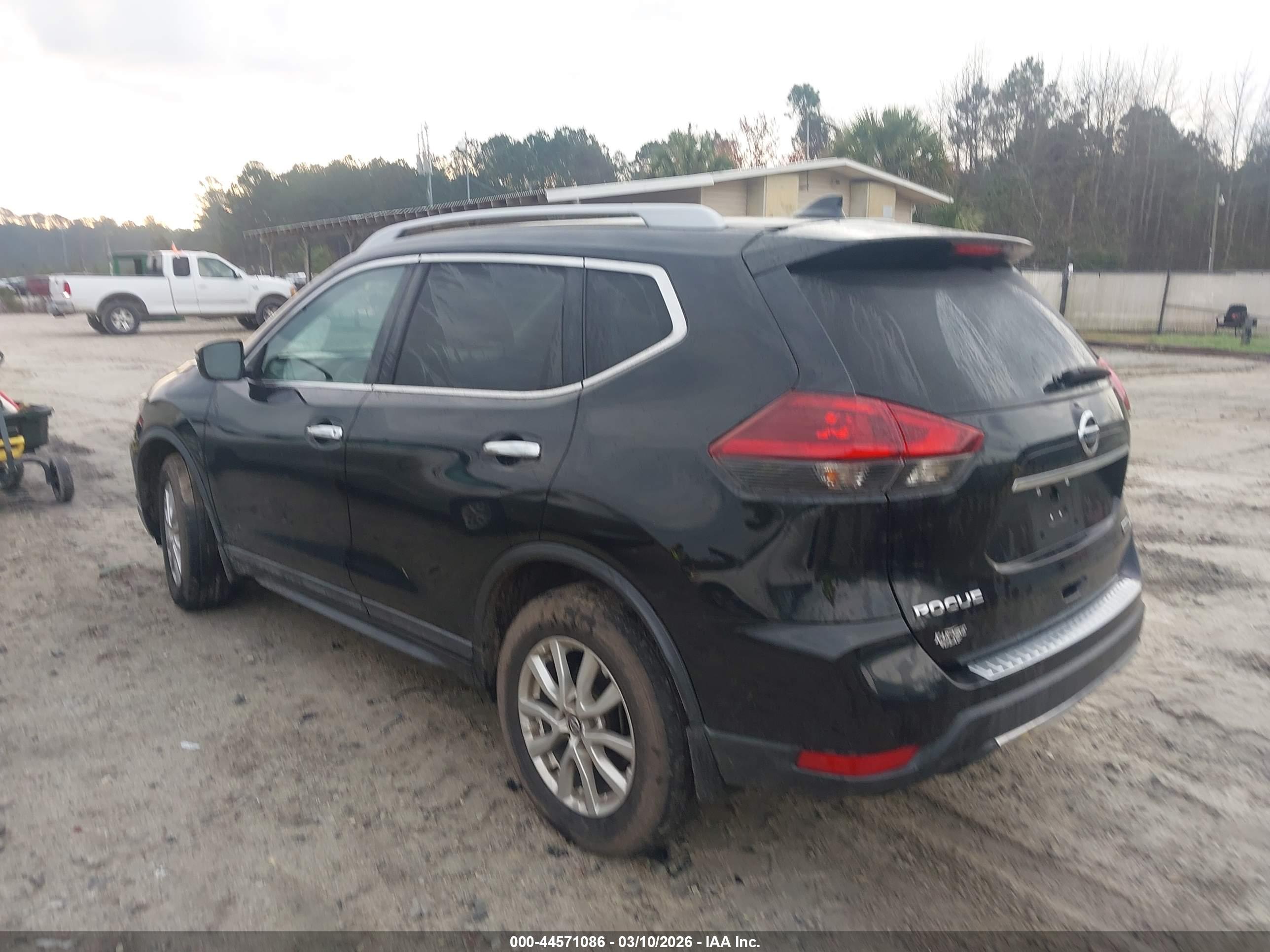 NISSAN ROGUE image 3