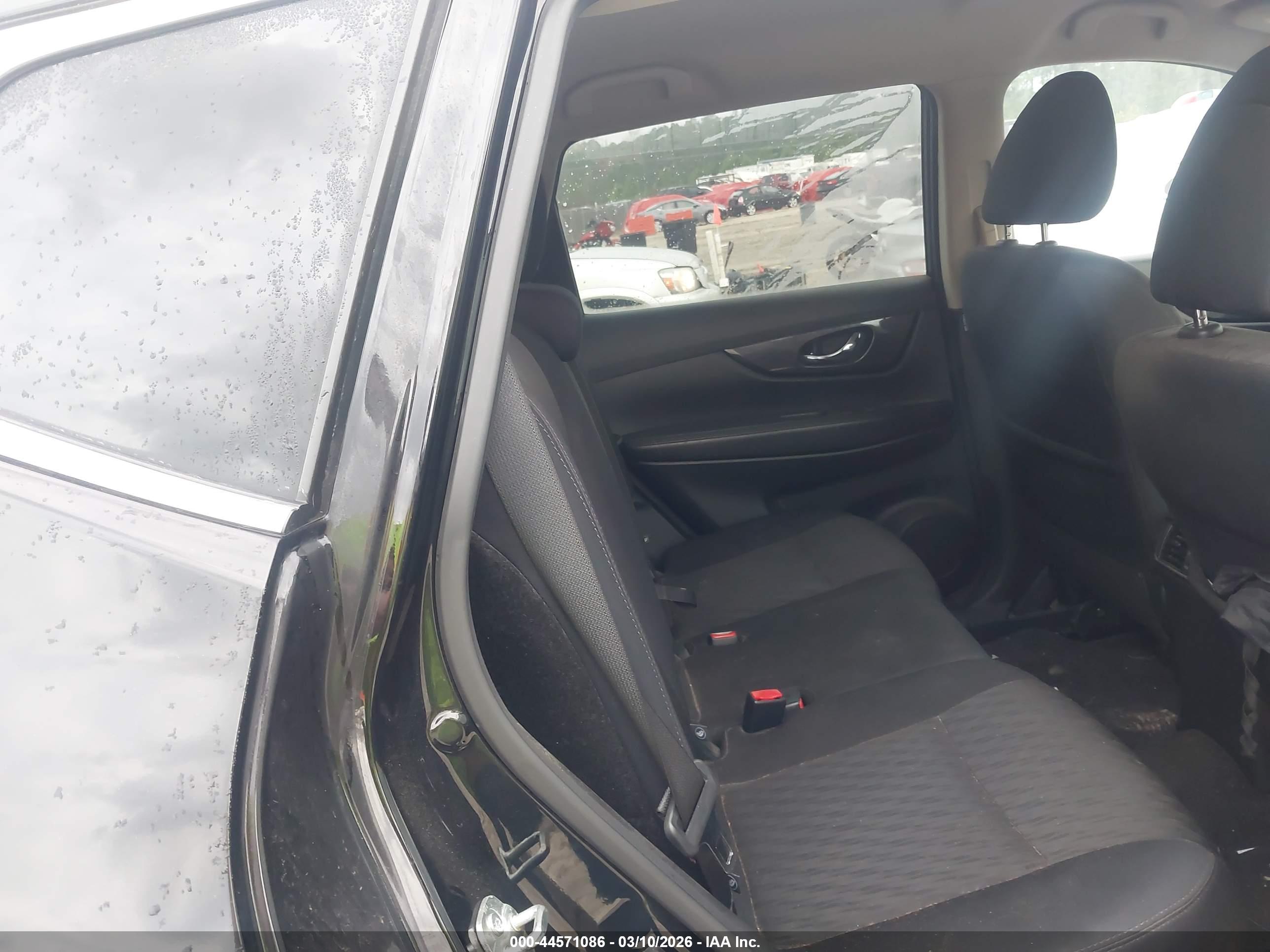 NISSAN ROGUE image 8
