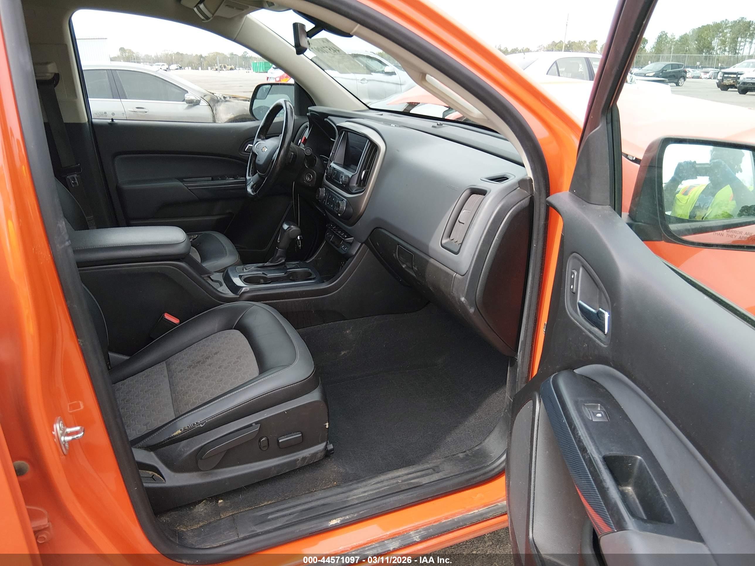 CHEVROLET COLORADO image 5