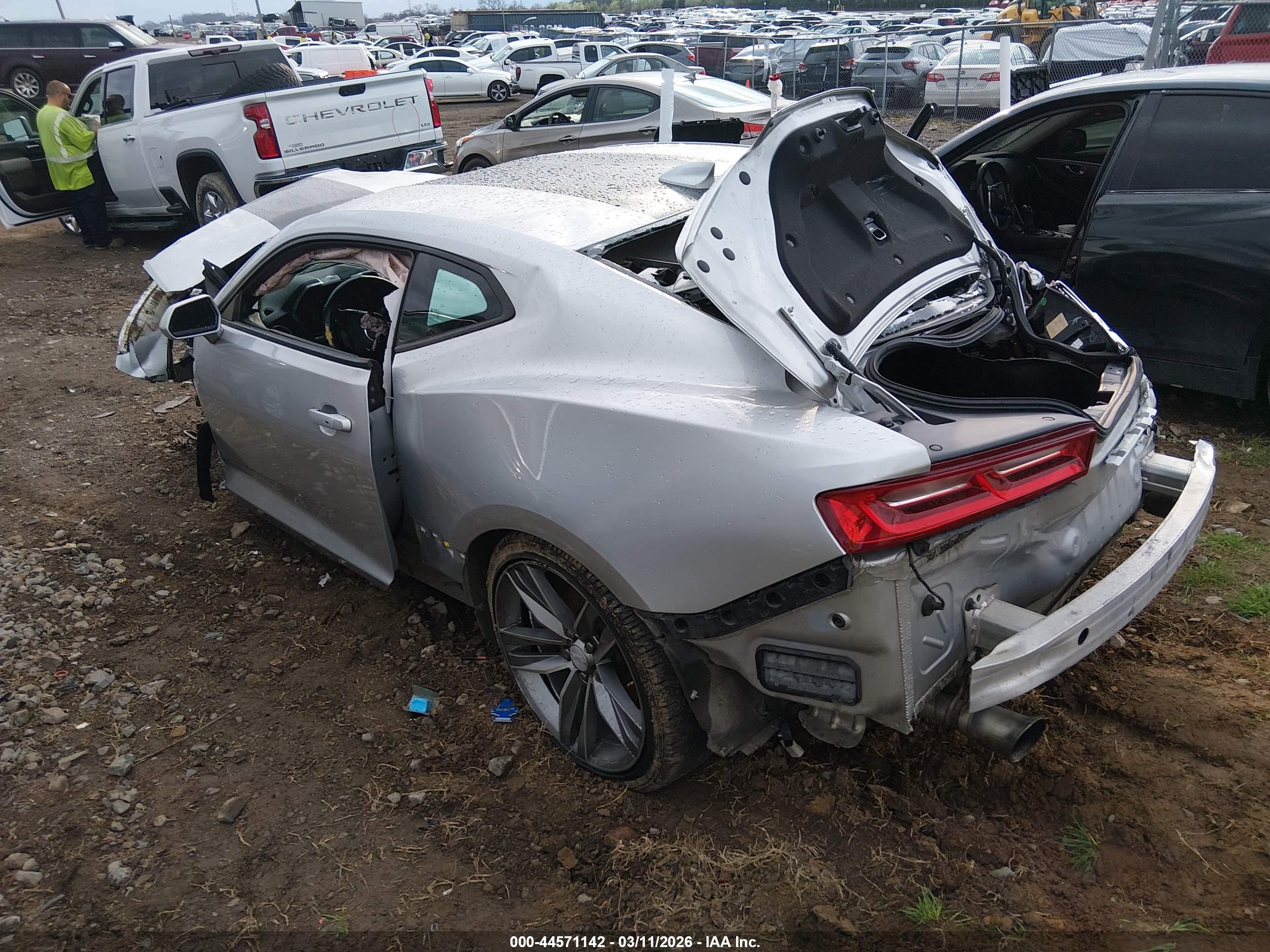 CHEVROLET CAMARO image 3