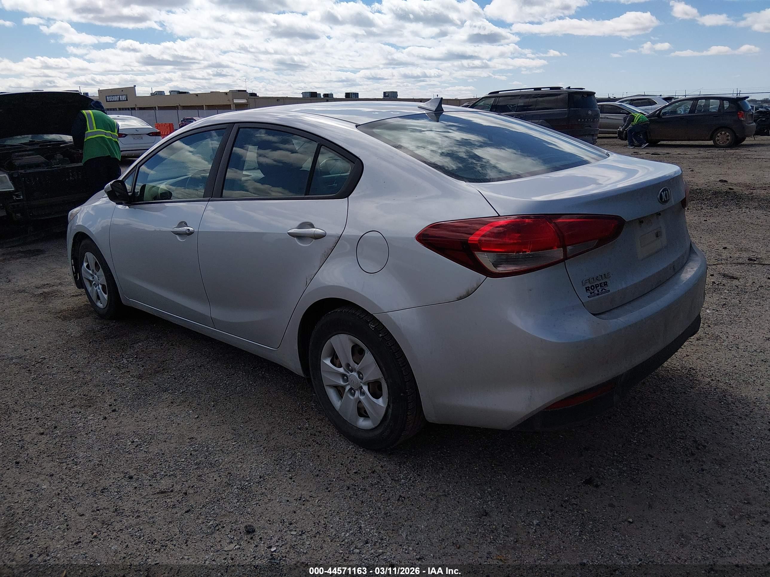 KIA FORTE image 3