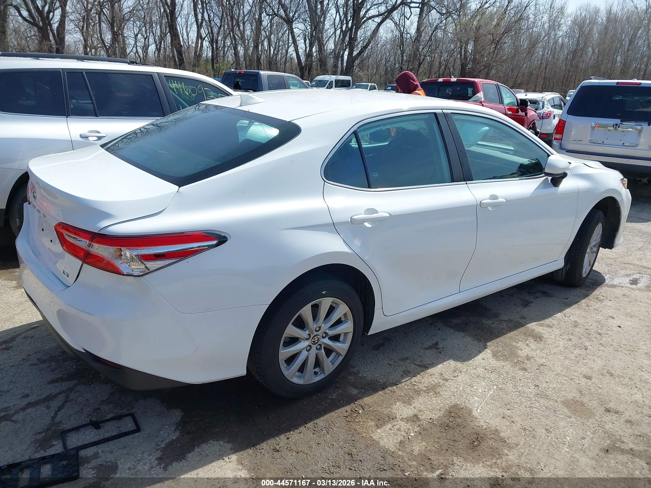 TOYOTA CAMRY image 4