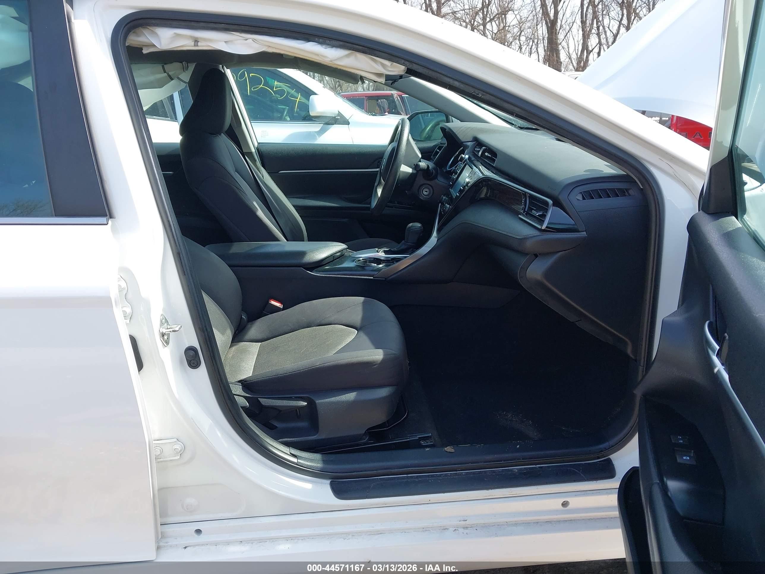 TOYOTA CAMRY image 5