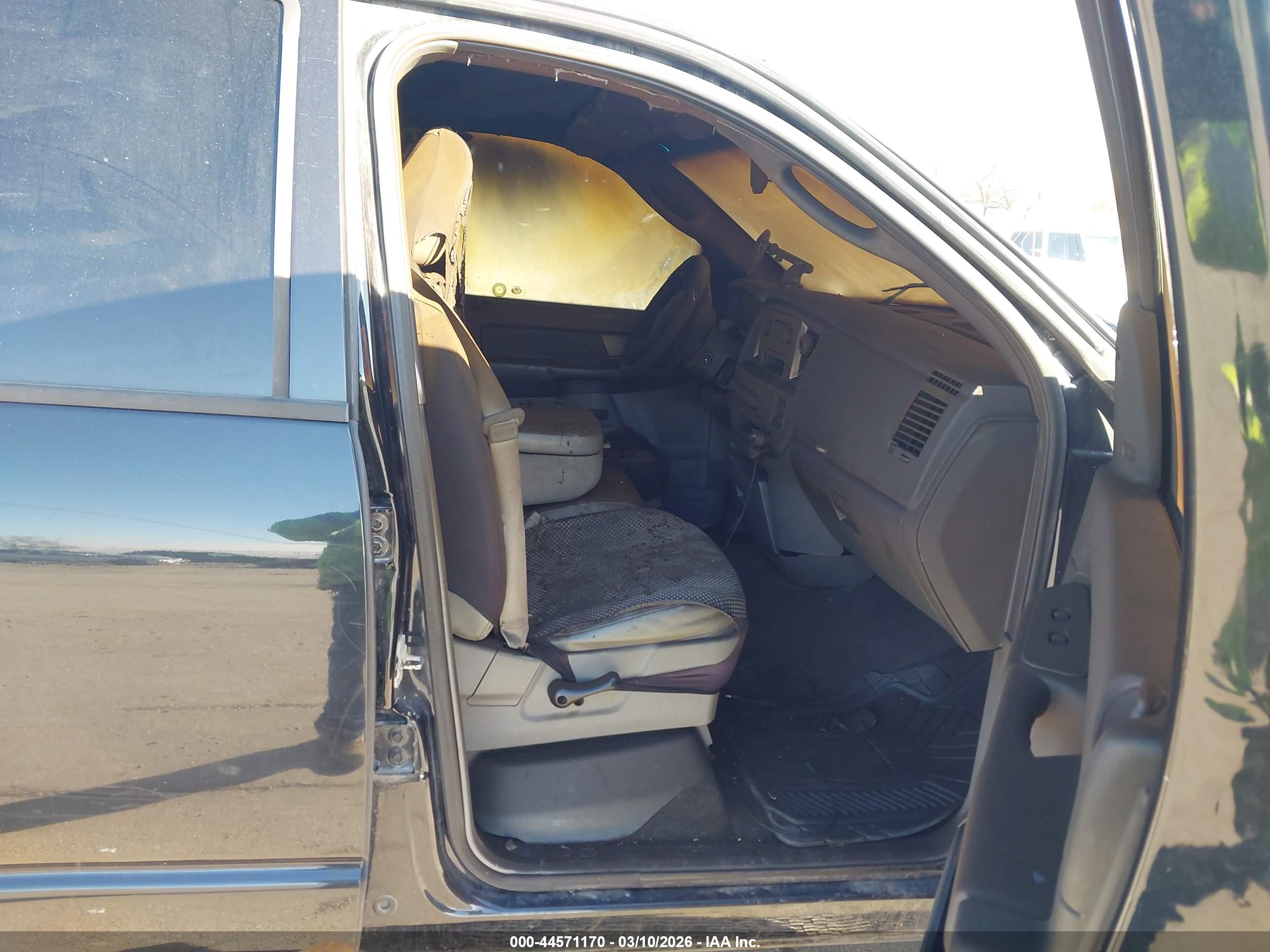 DODGE RAM image 5