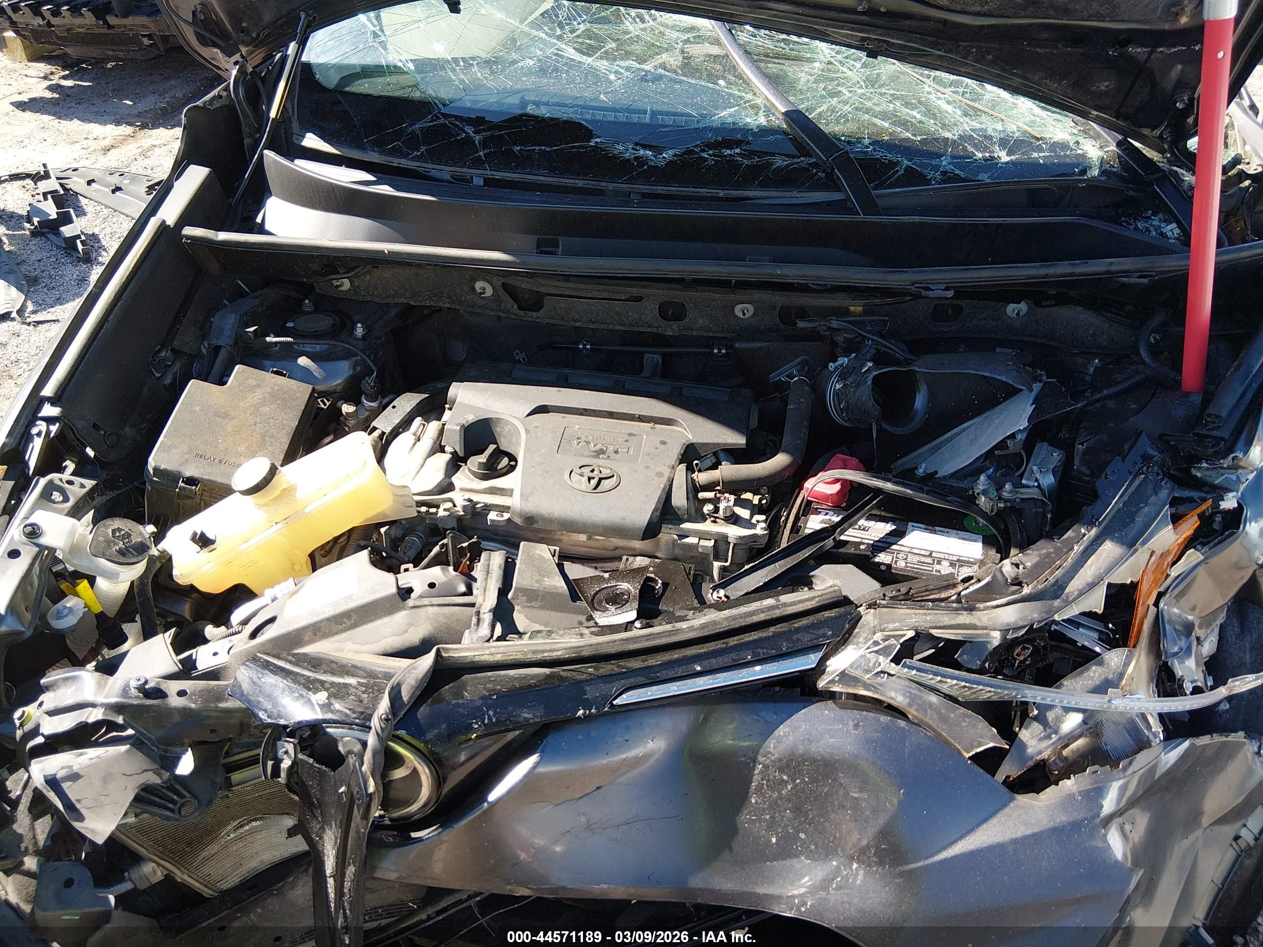 TOYOTA RAV4 image 10