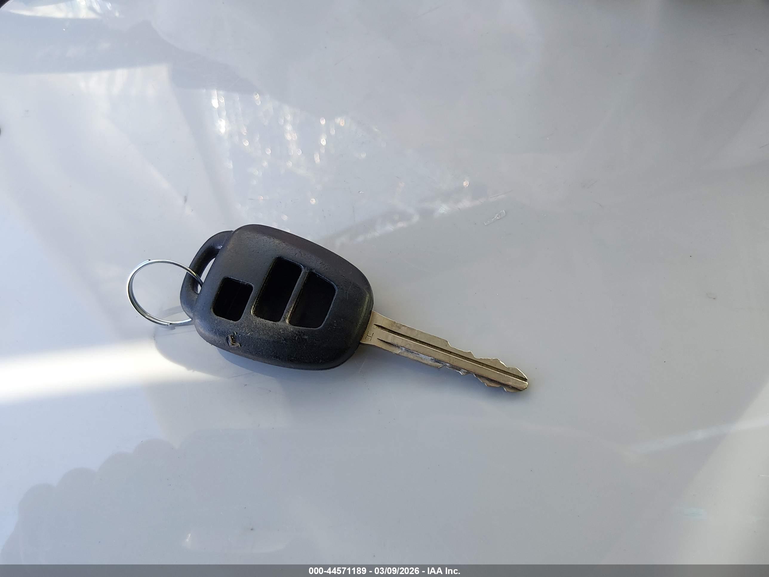 TOYOTA RAV4 image 11