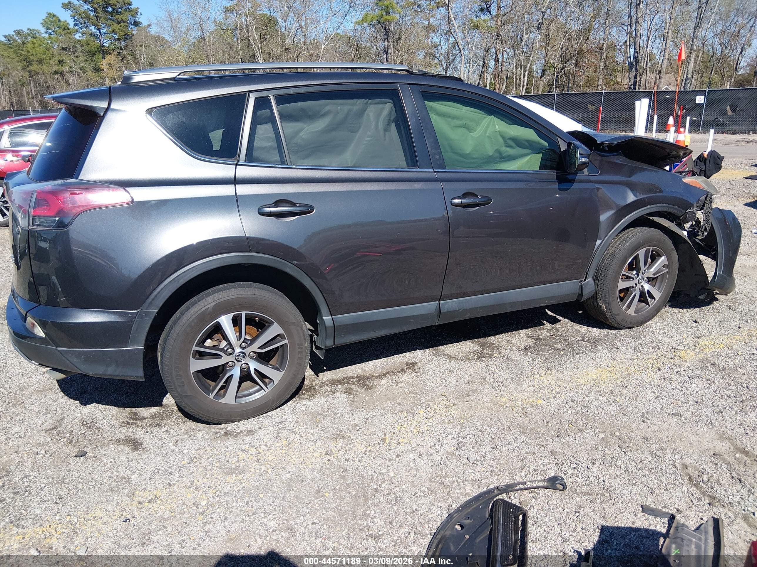 TOYOTA RAV4 image 4