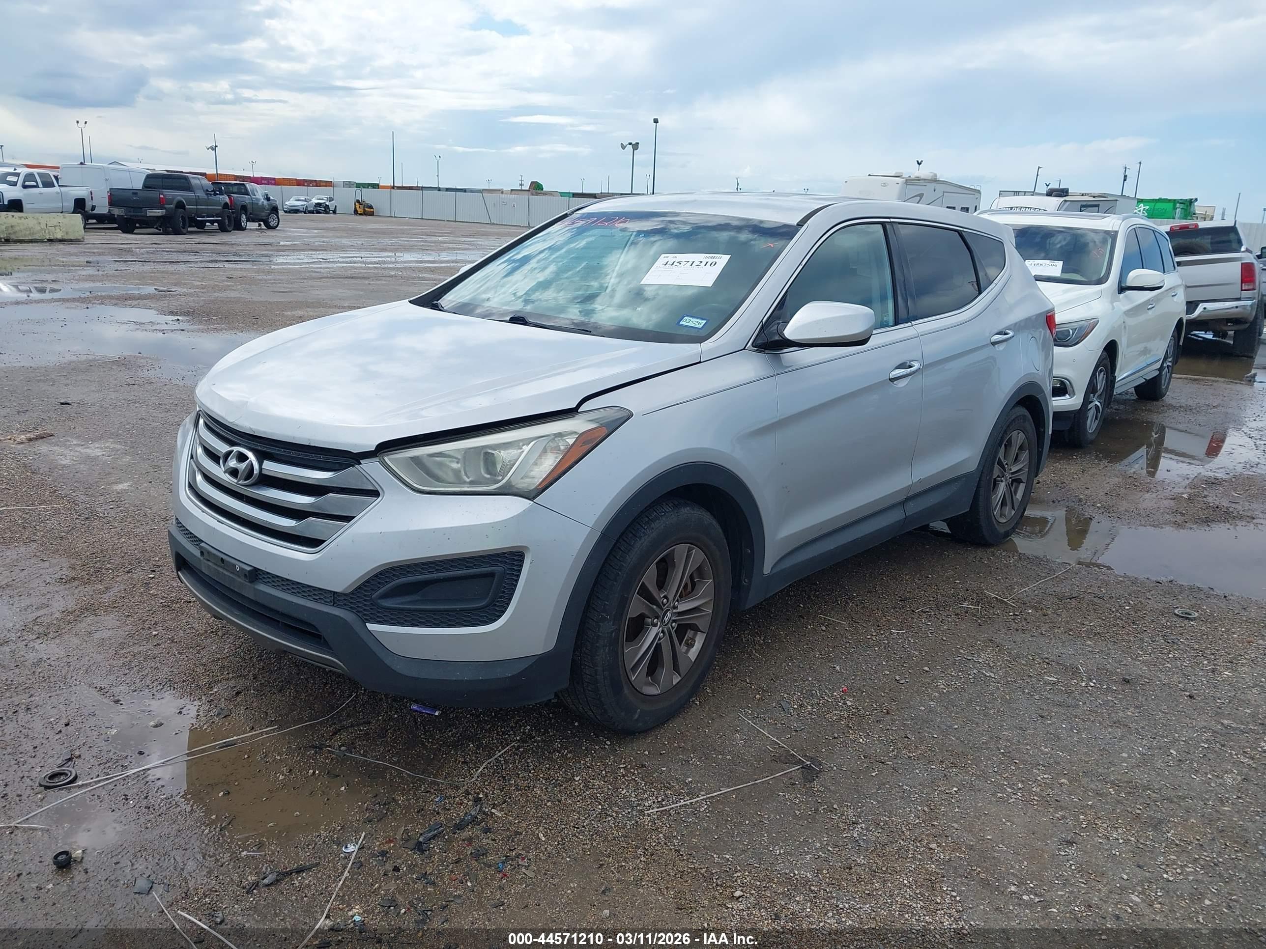 HYUNDAI SANTA image 2