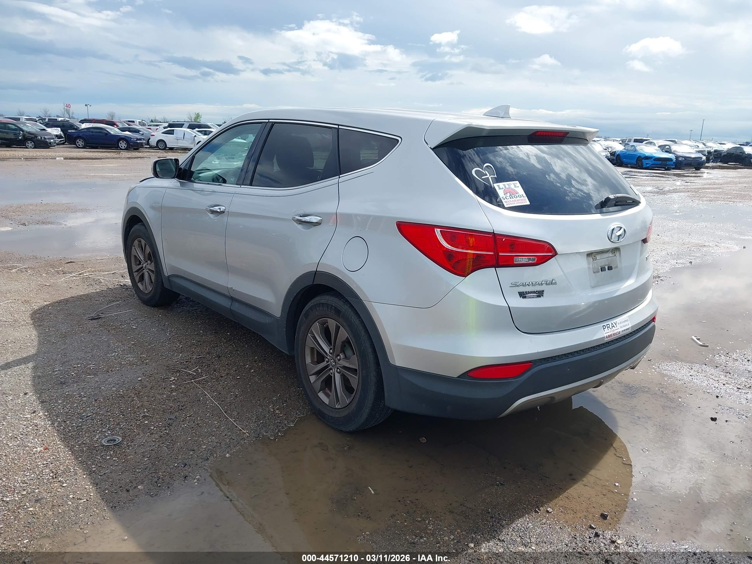 HYUNDAI SANTA image 3