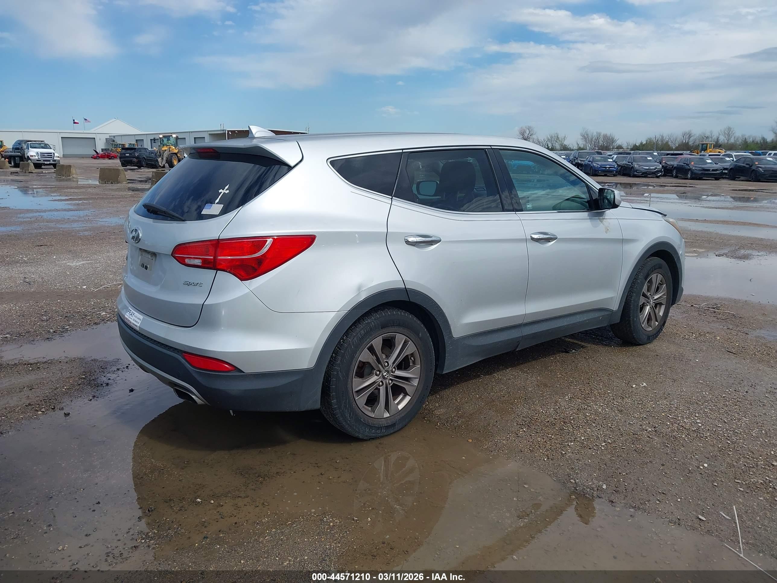 HYUNDAI SANTA image 4