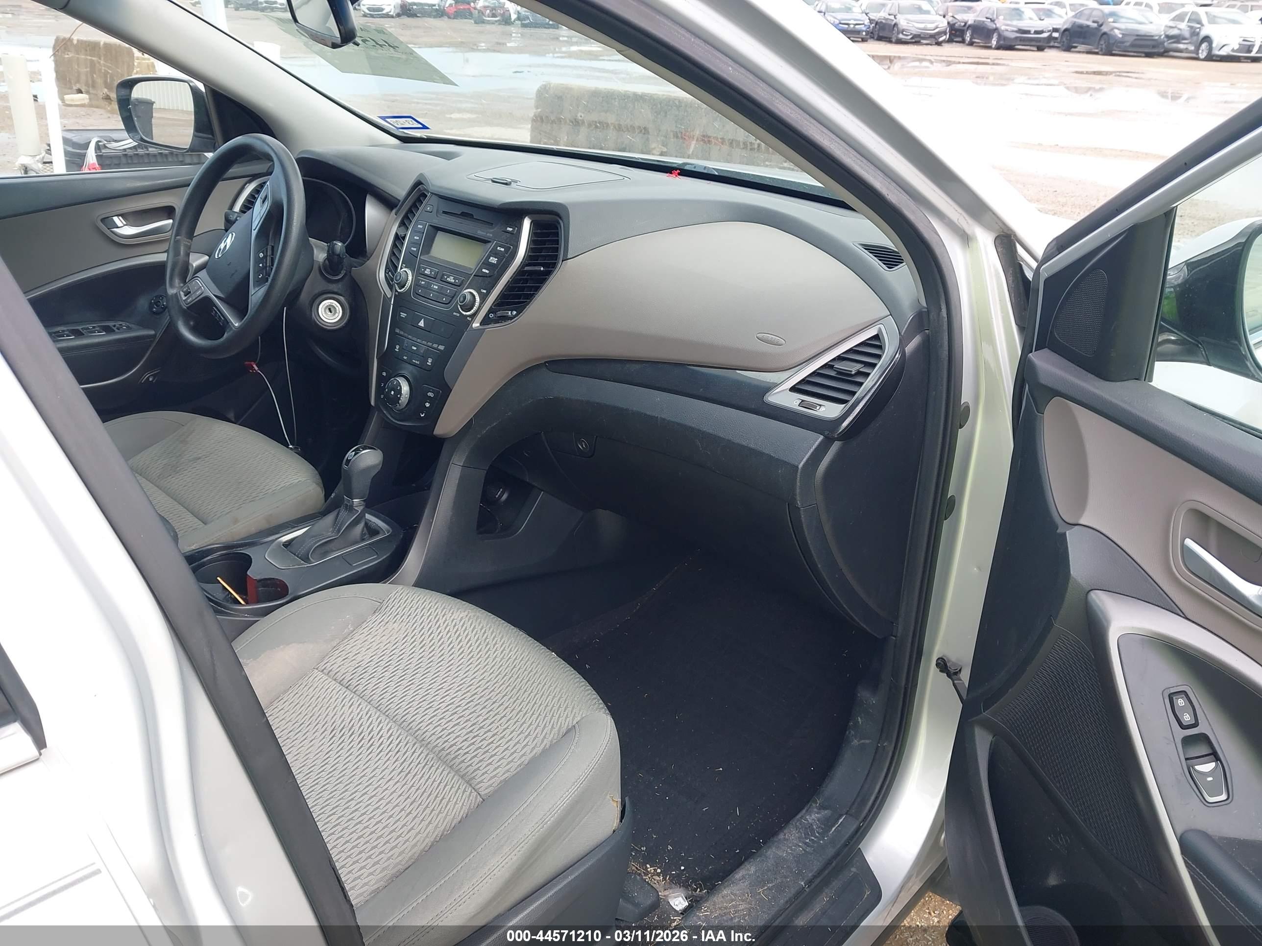 HYUNDAI SANTA image 5