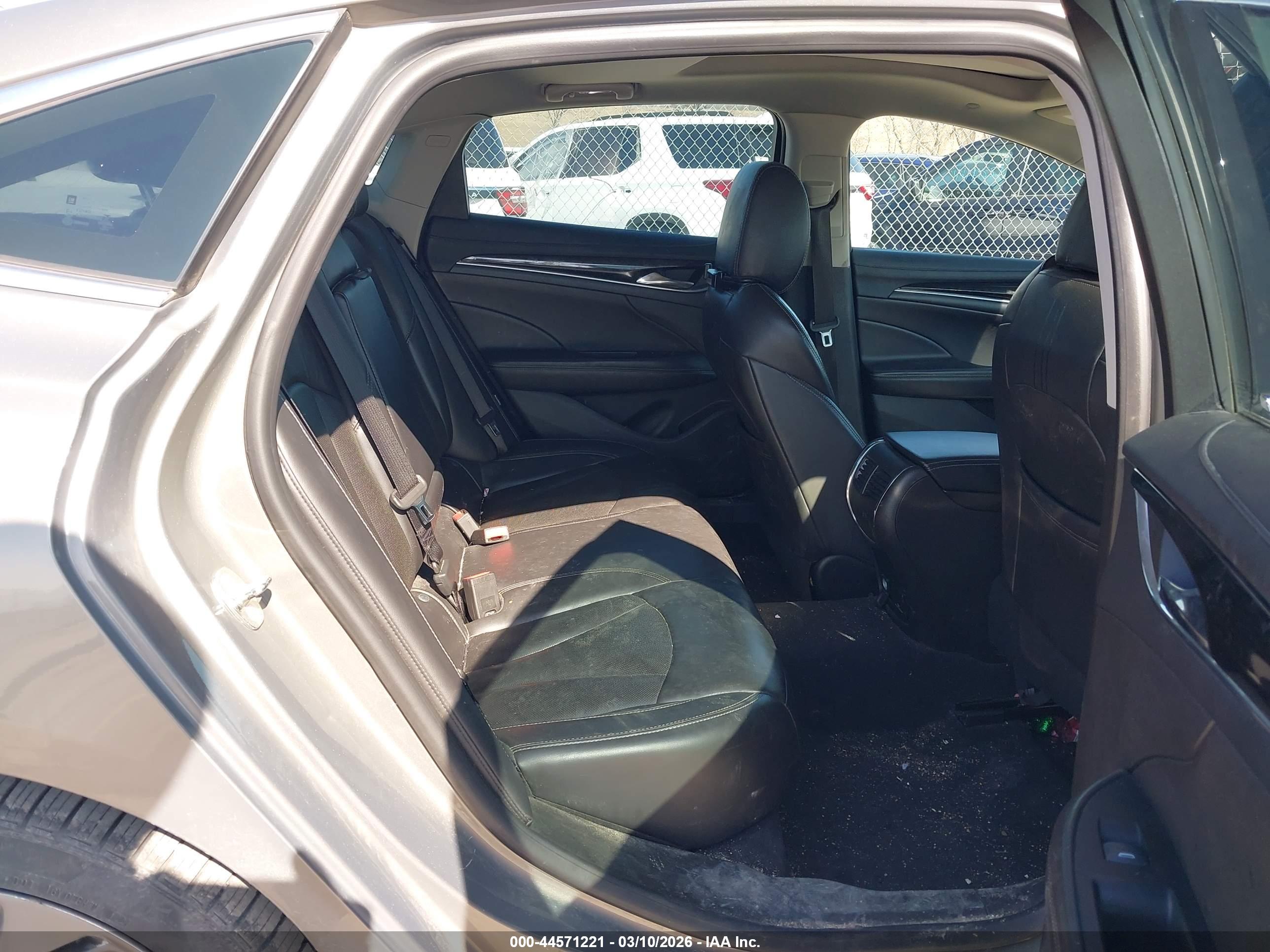 BUICK LACROSSE image 8