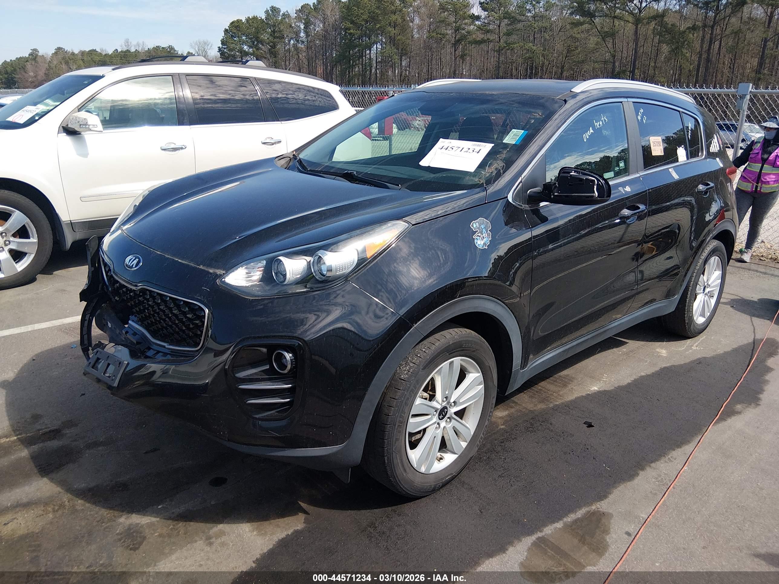 KIA SPORTAGE image 2