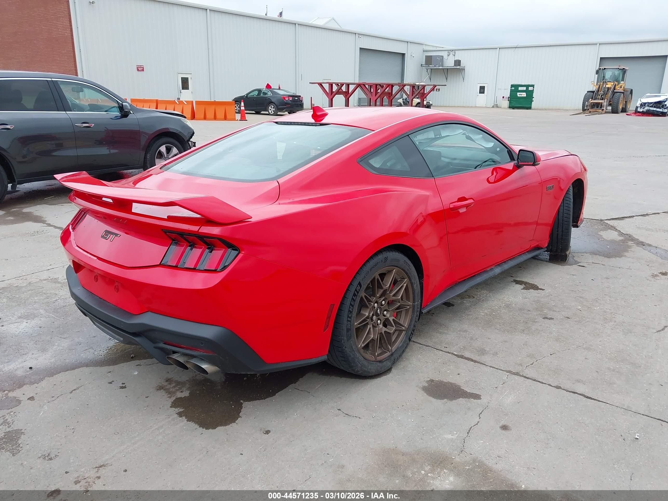 FORD MUSTANG image 4