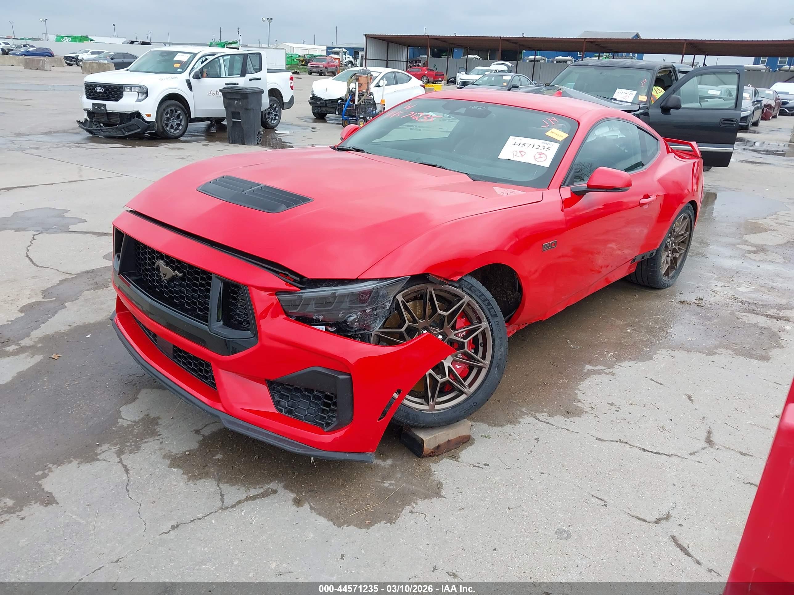 FORD MUSTANG image 6
