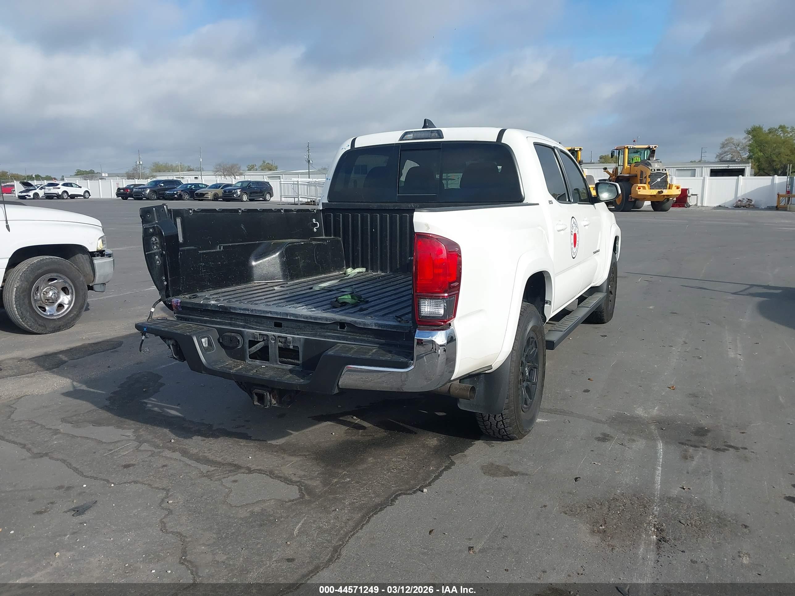 TOYOTA TACOMA image 4