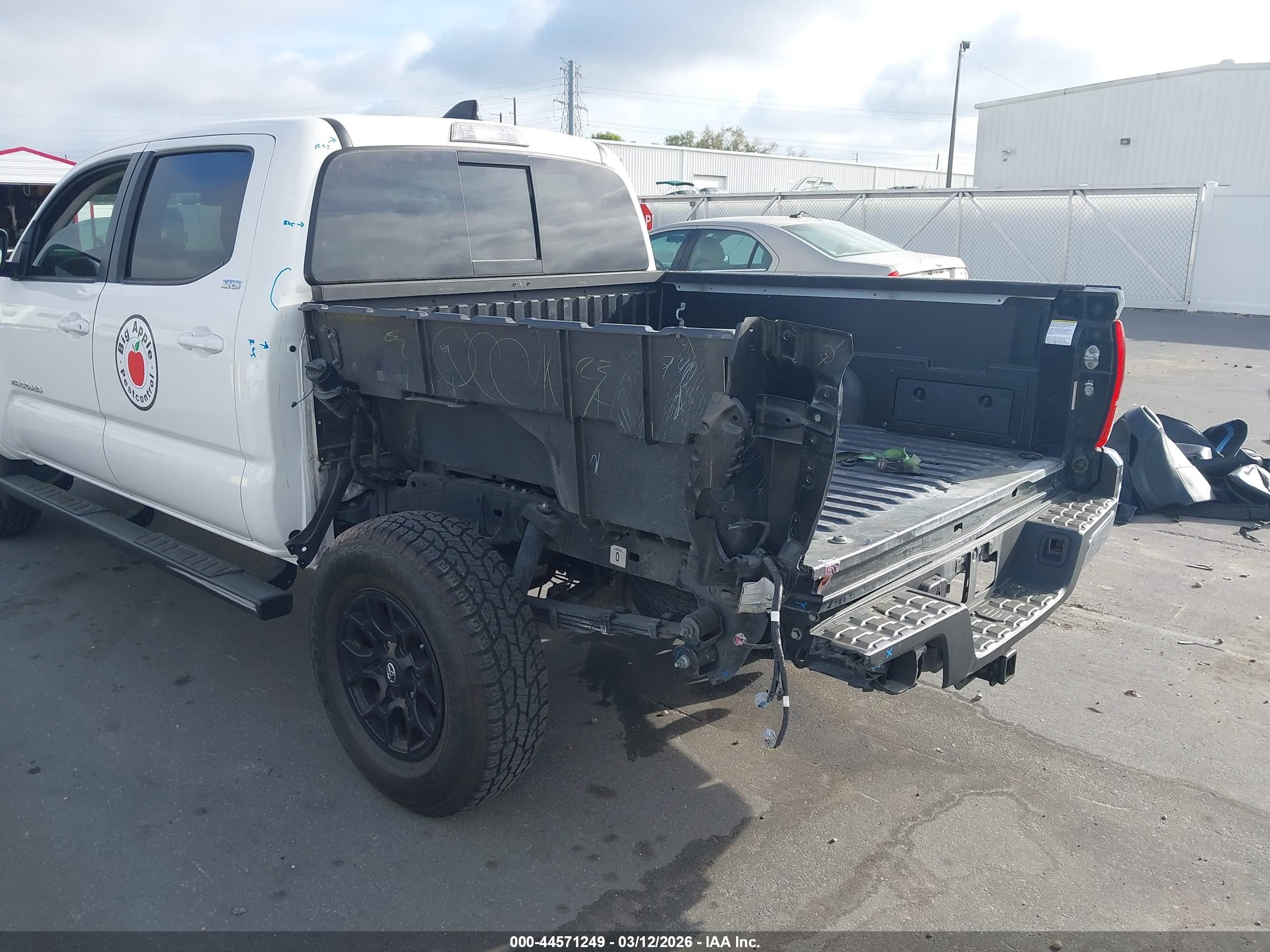 TOYOTA TACOMA image 6