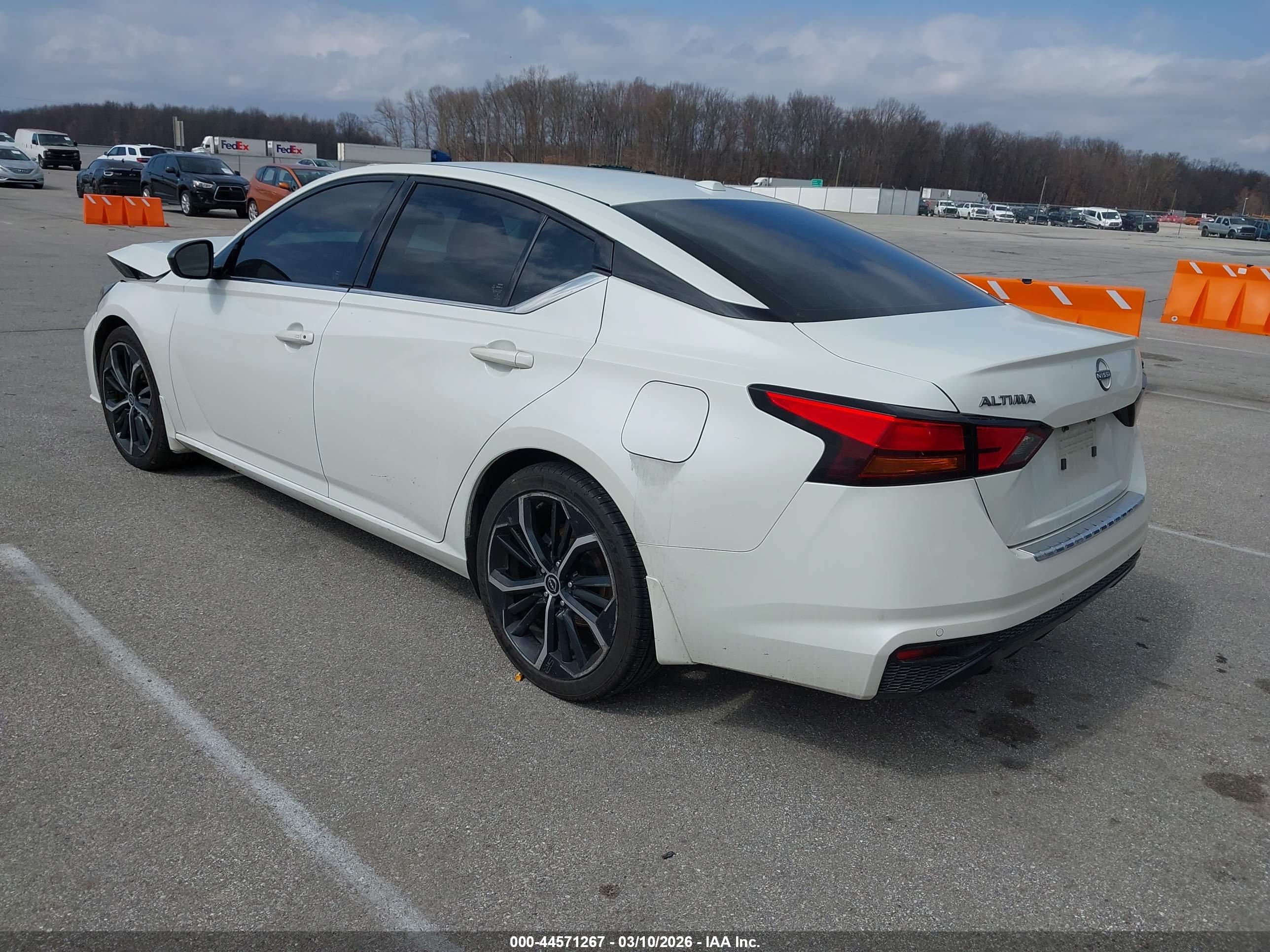NISSAN ALTIMA image 3
